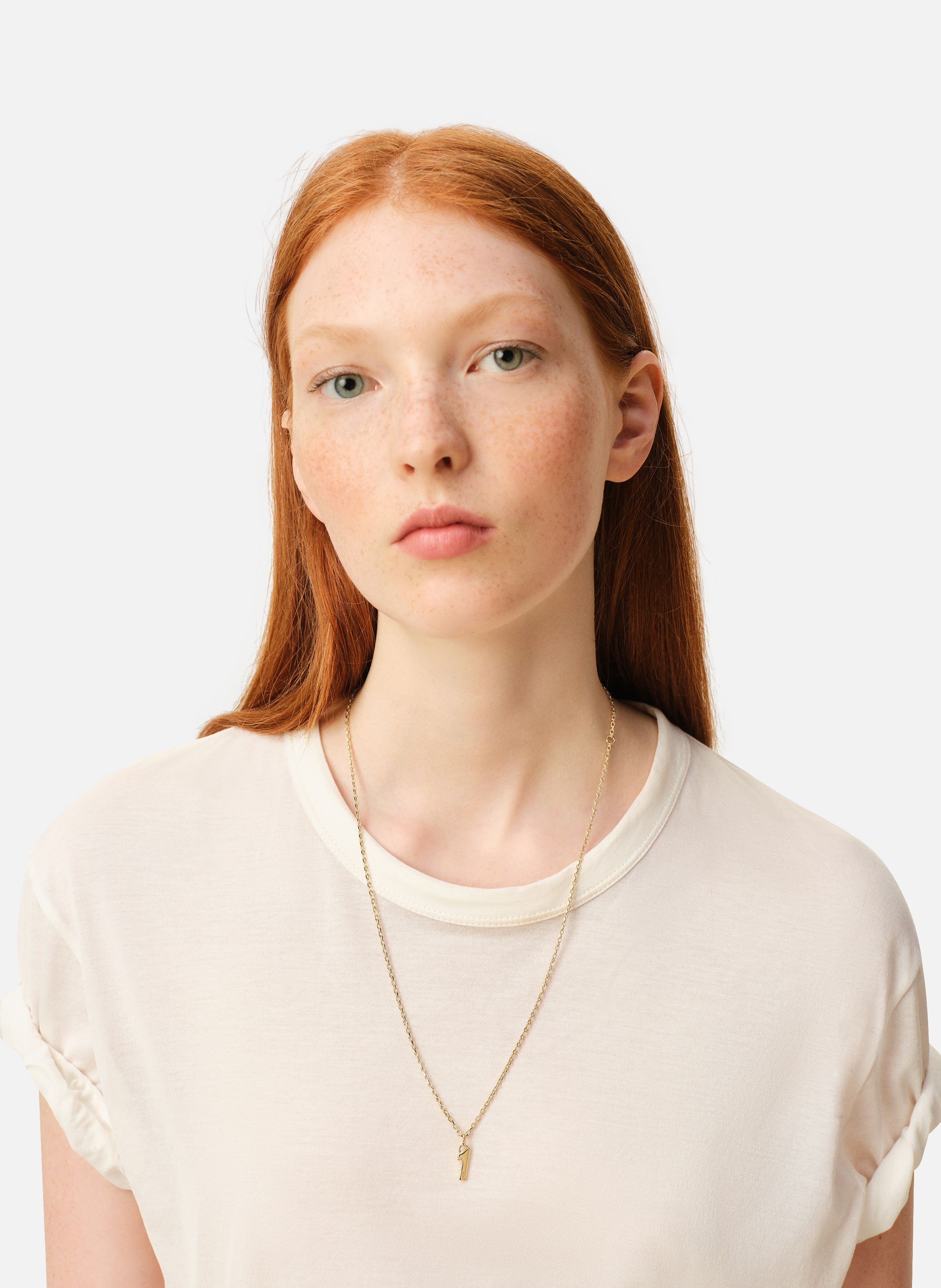 Collier martelé doré pendentif "1" unisexe en laiton AMI PARIS Jaune