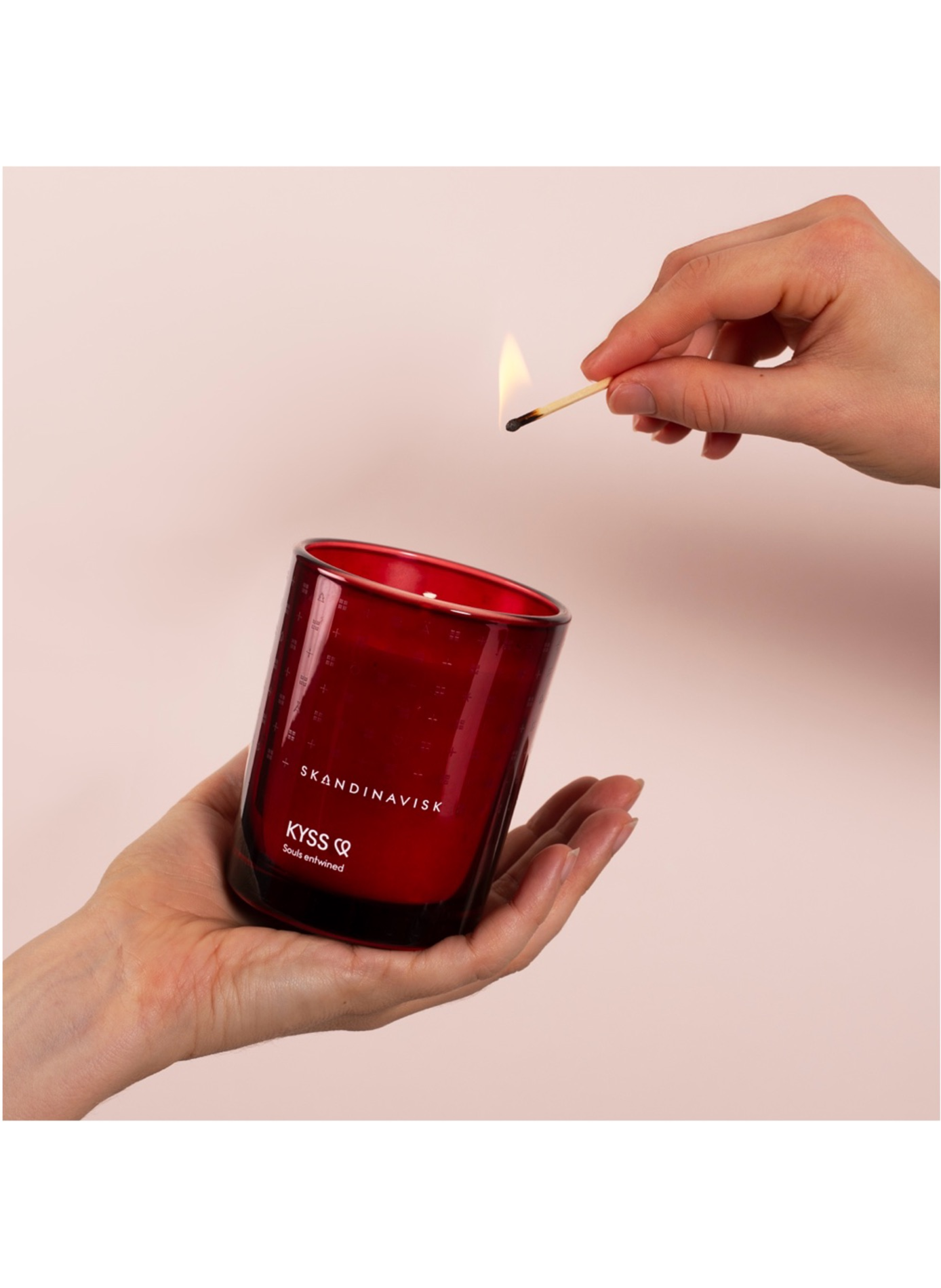 Bougie parfumée Kyss 200g SKANDINAVISK Rouge