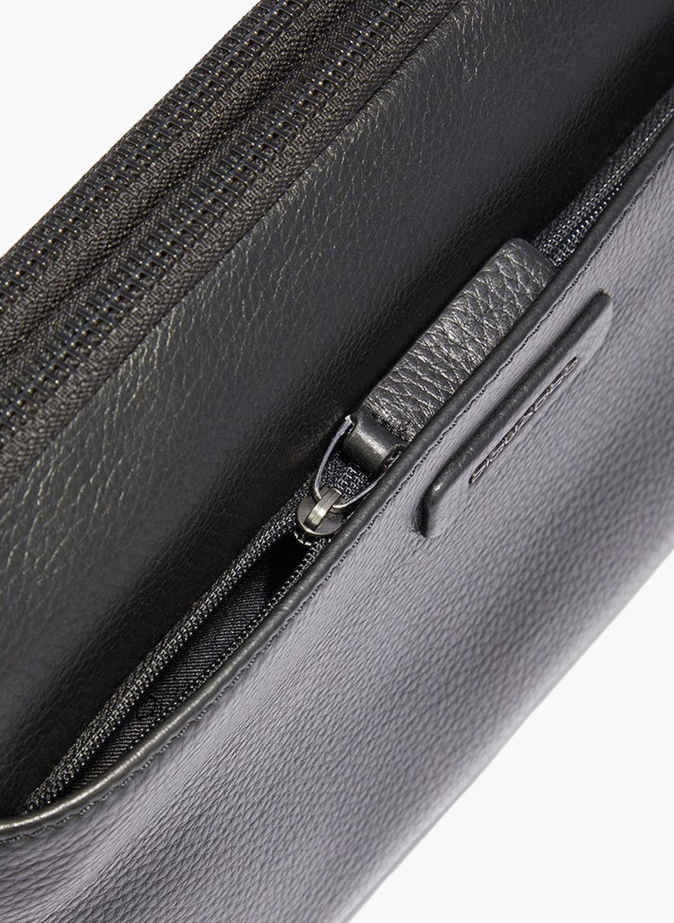 Herentas voor heren met RFID-bescherming PIQUADRO Zwart