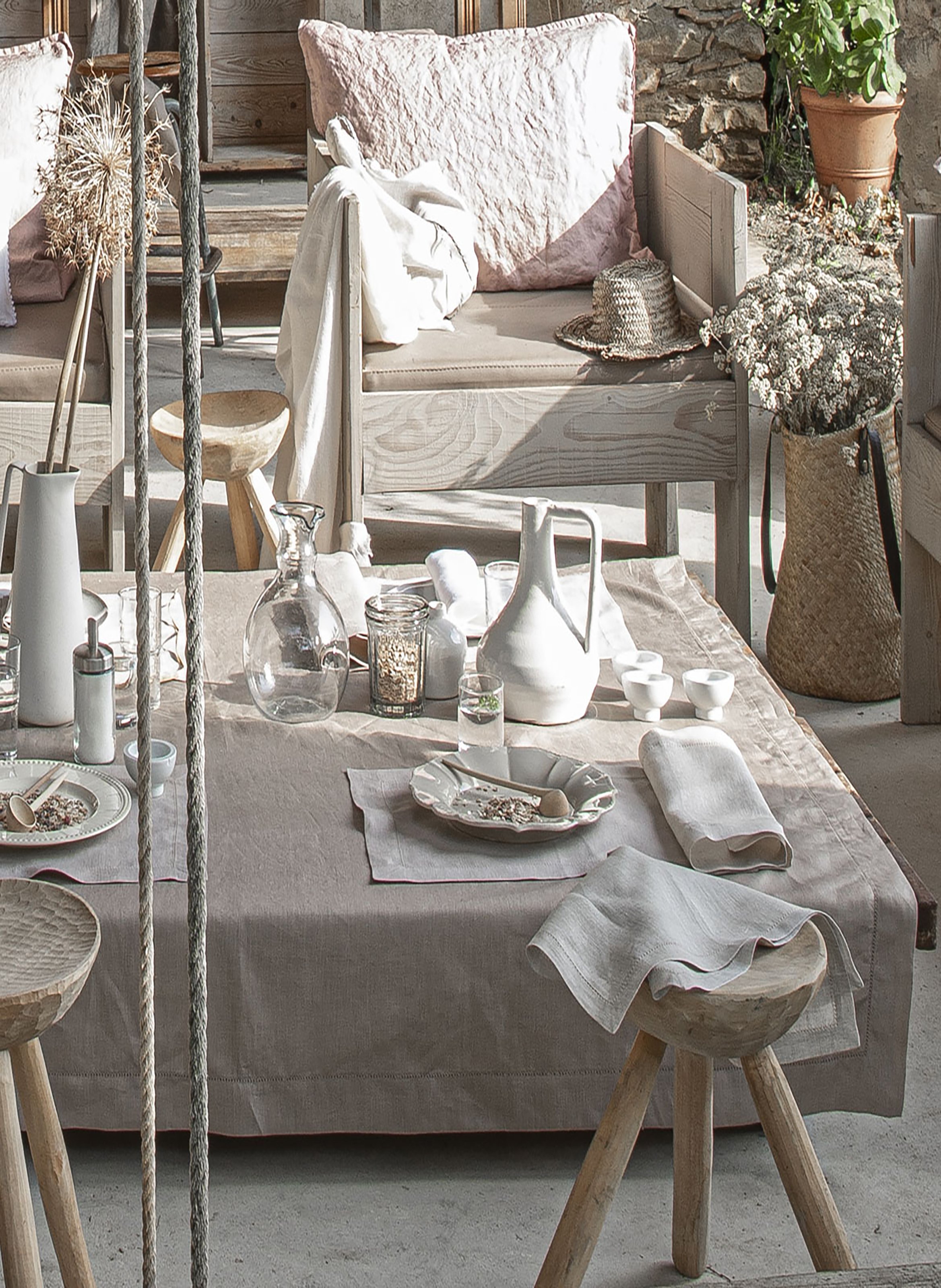 Chemin de table uni en lin, florence ALEXANDRE TURPAULT Gris