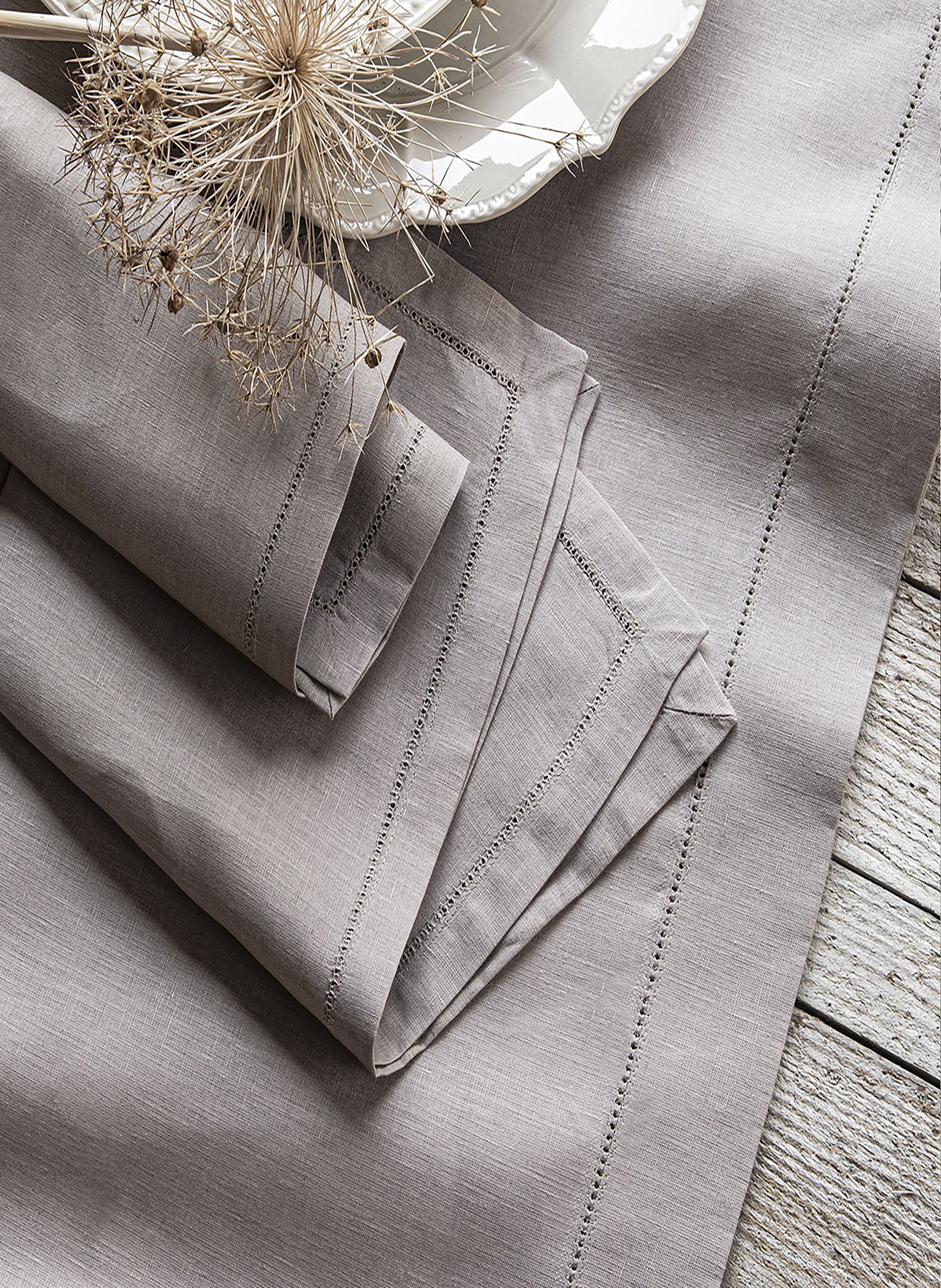 Chemin de table uni en lin, florence ALEXANDRE TURPAULT Gris