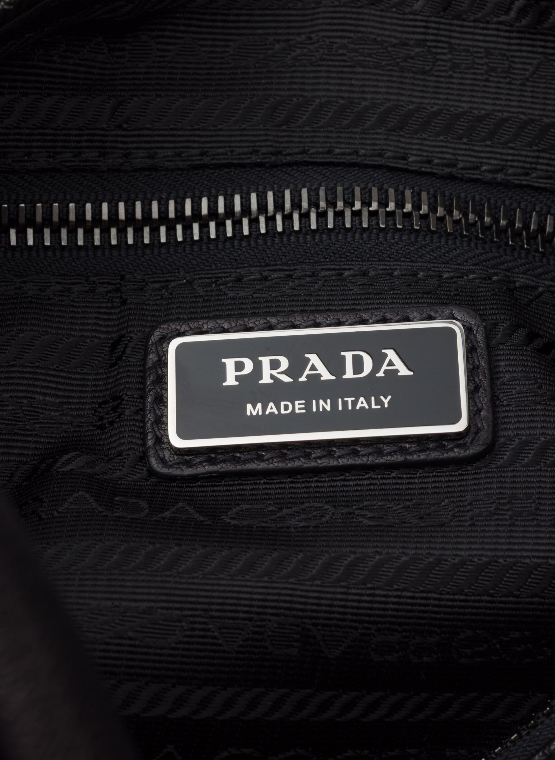 Sac en cuir prada explore PRADA Noir