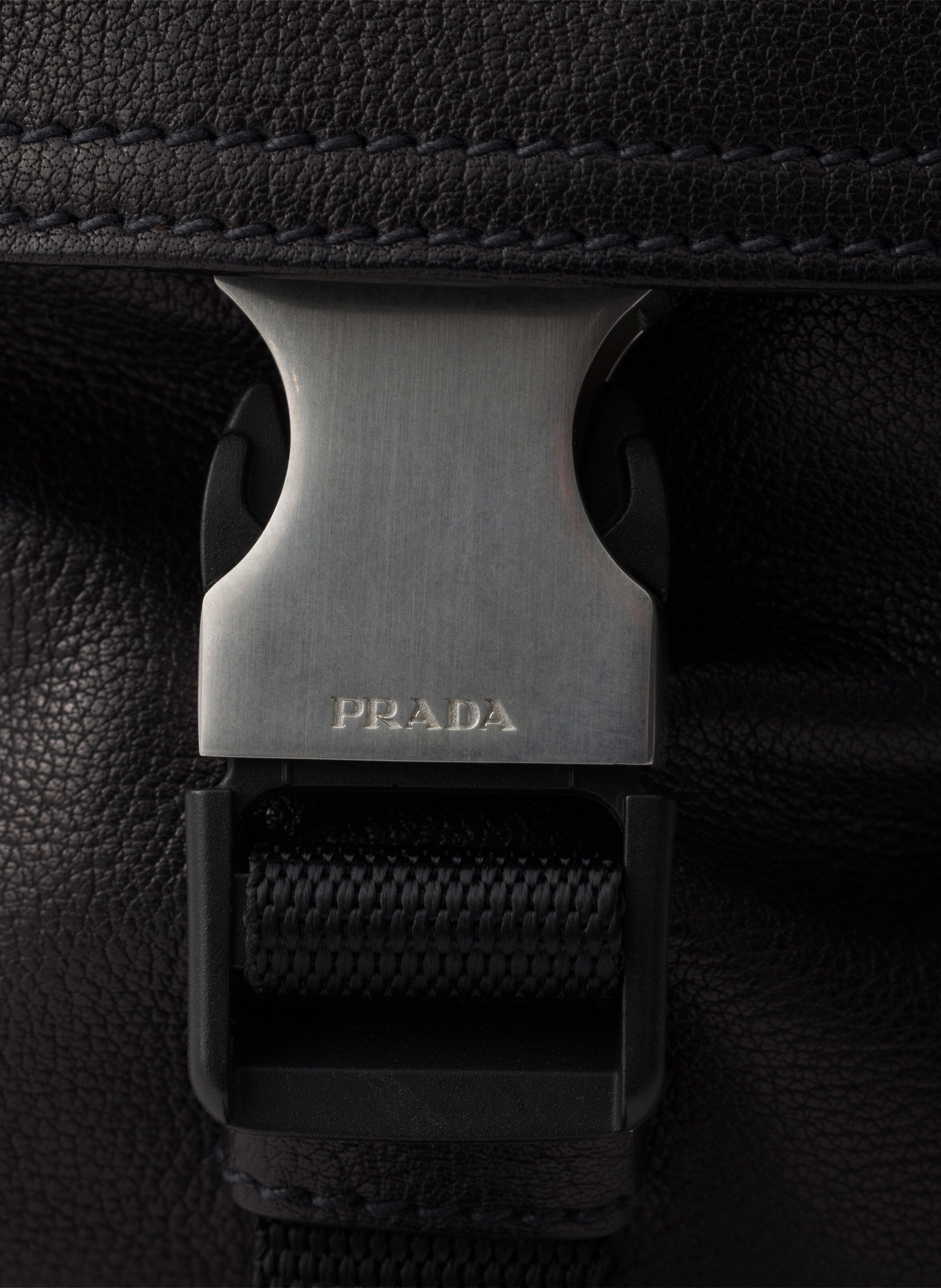 Sac en cuir prada explore PRADA Noir