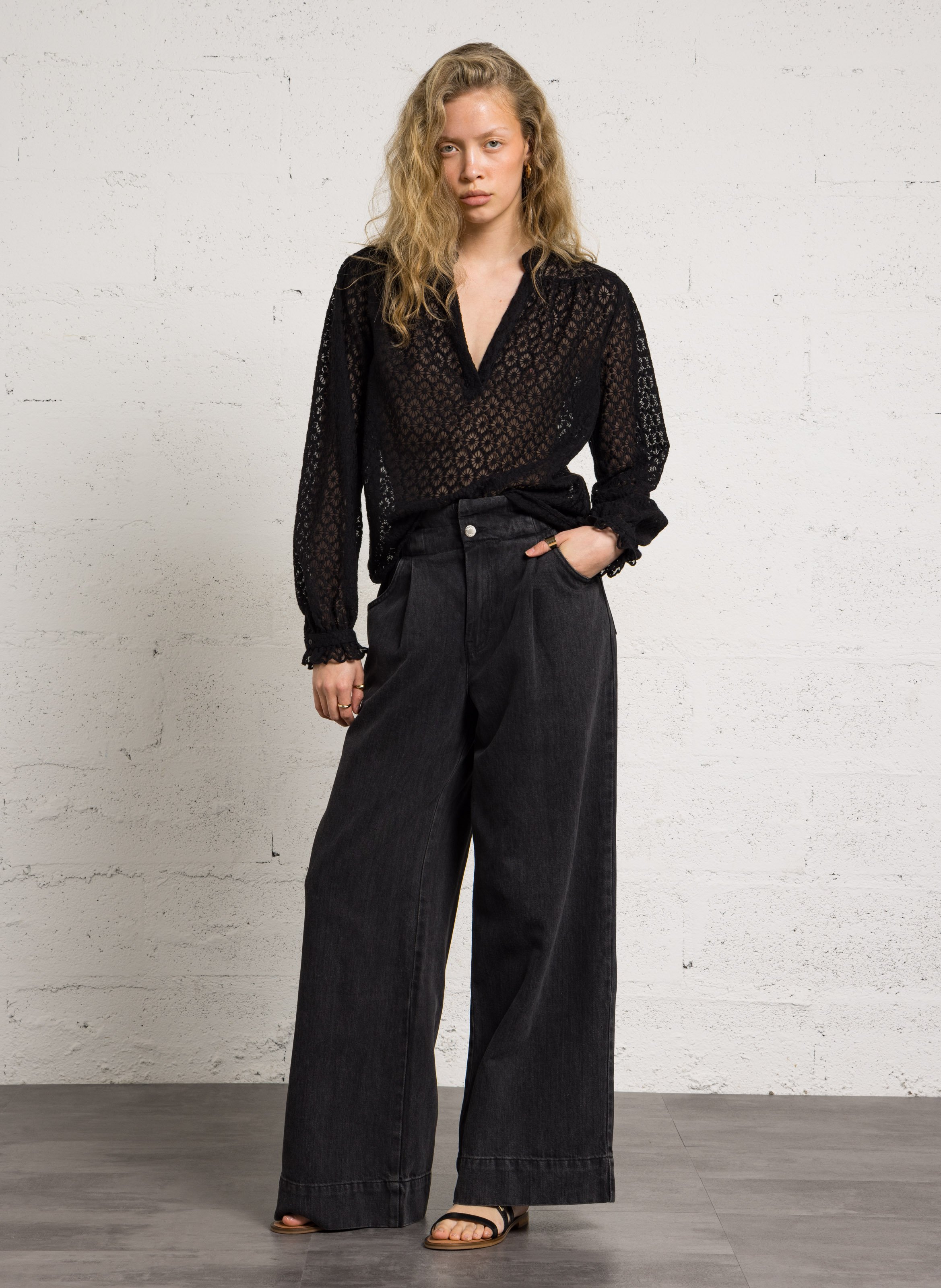 Blouse col tunisien en dentelle daniela Noir