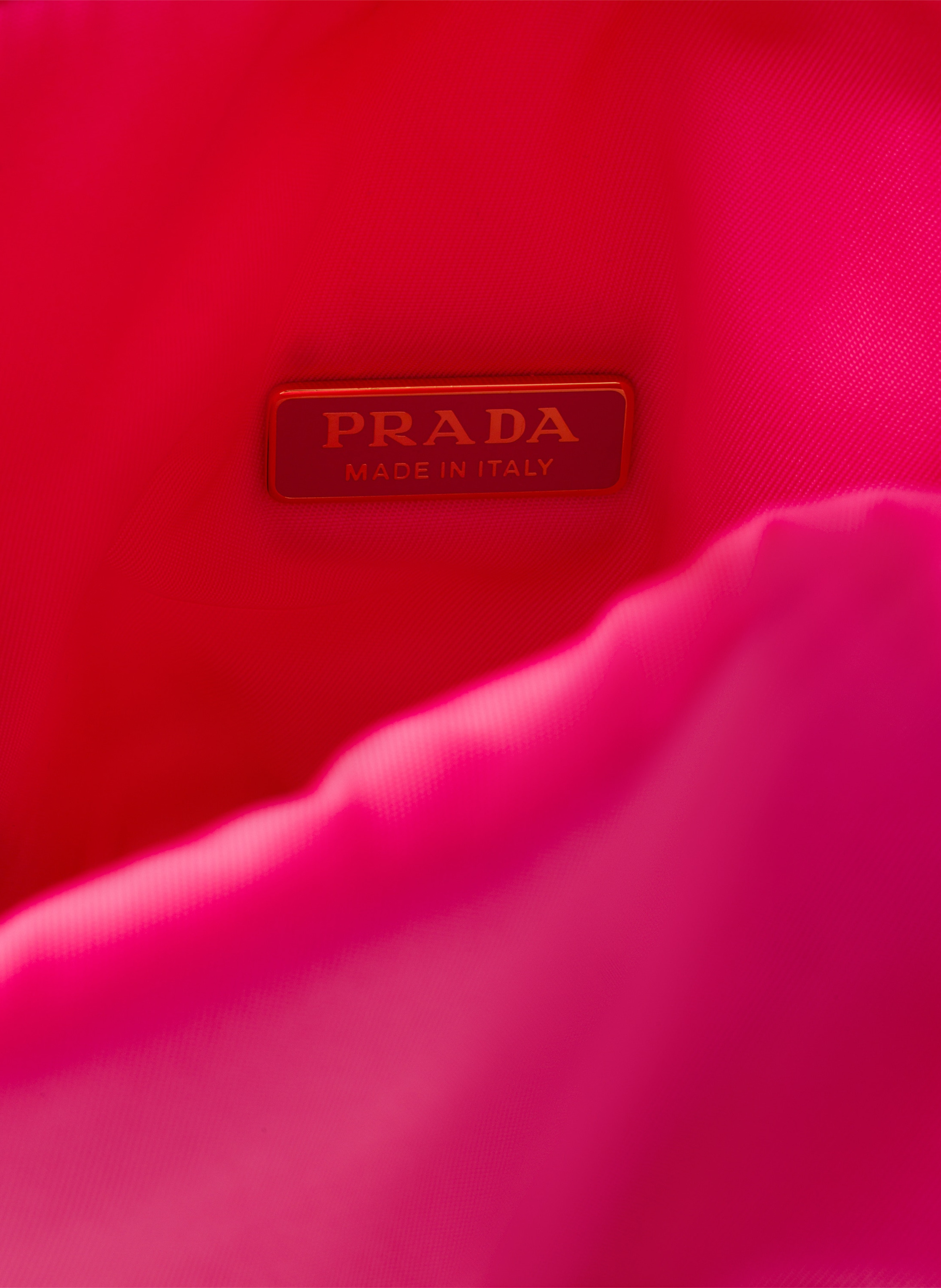 Petit sac seau en re-nylon noir et cuir nappa PRADA Rose