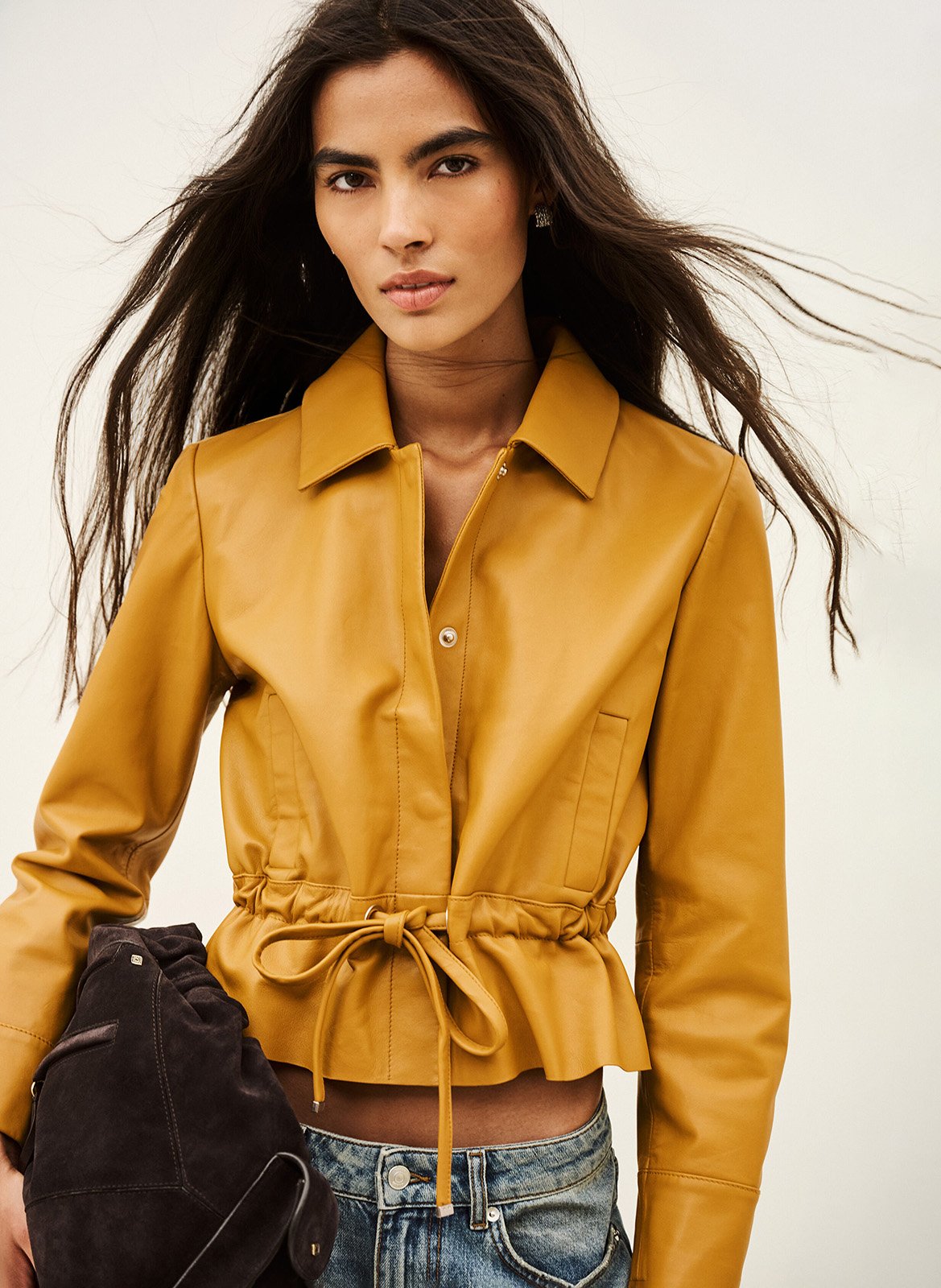 Veste courte cintrée en cuir manita BA&SH Beige