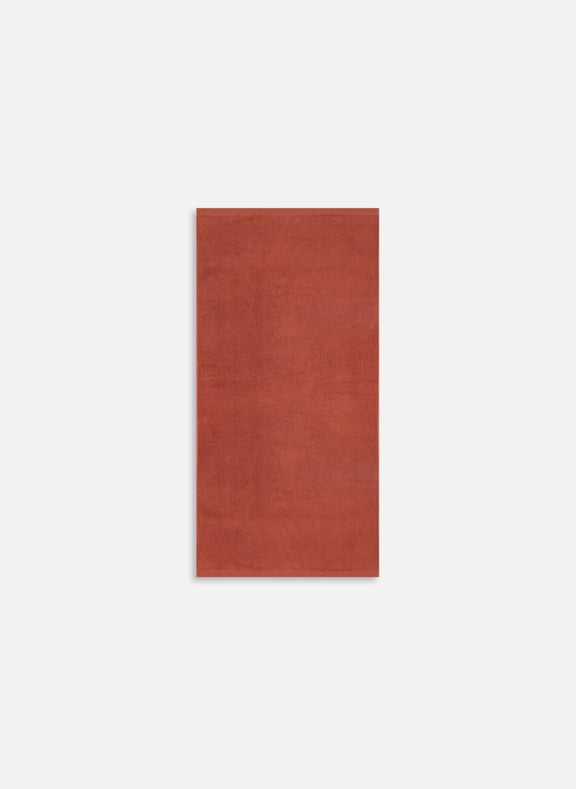 Organic cotton bath towel Red by AU PRINTEMPS PARIS AU PRINTEMPS PARIS Organic cotton bath towel Red