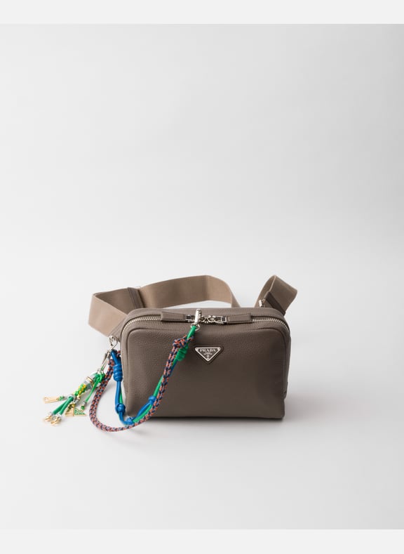 Sac à bandoulière en cuir avec charm Gris by PRADA PRADA Sac à bandoulière en cuir avec charm Gris