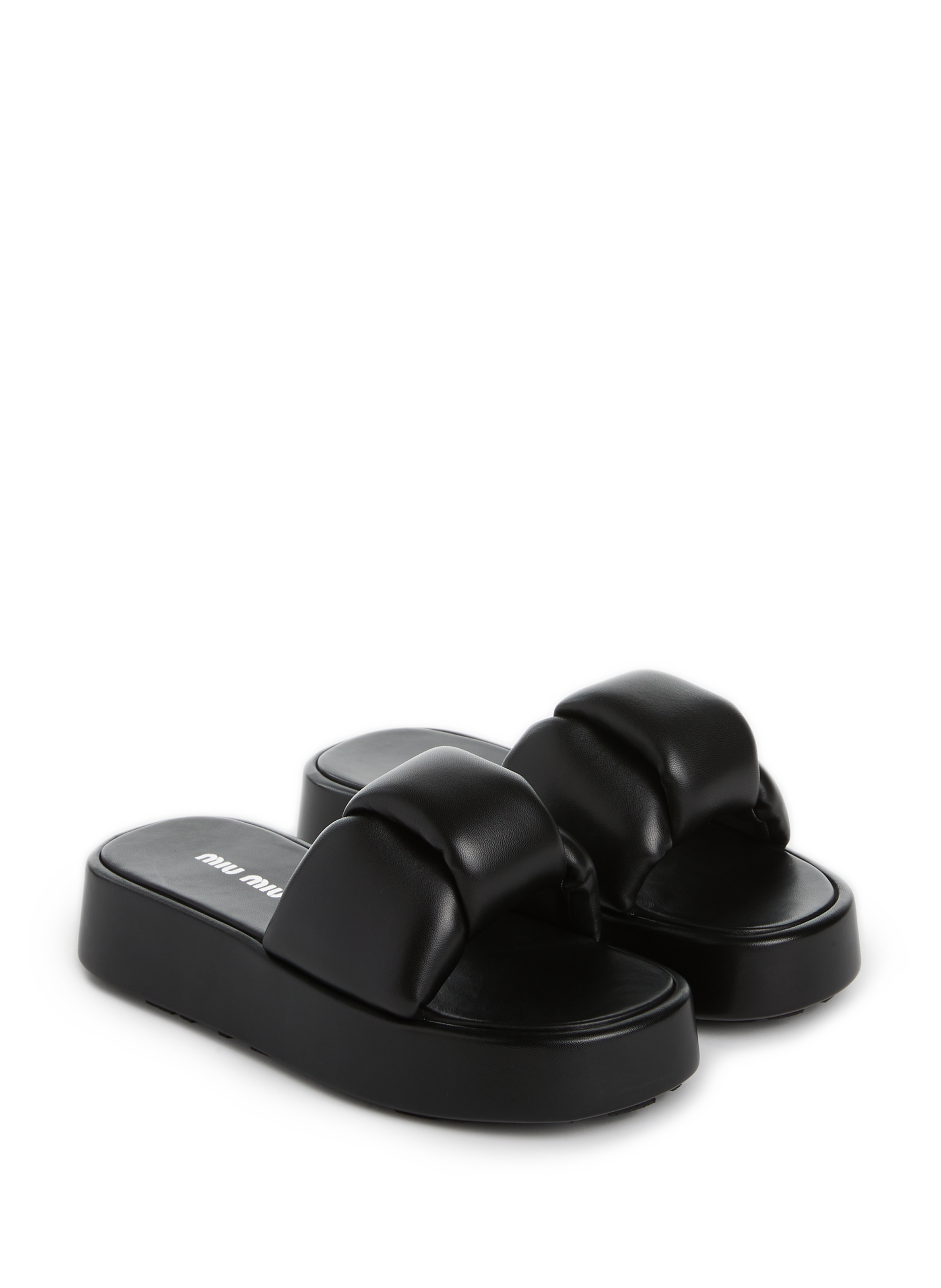 Claquettes en cuir matelassé