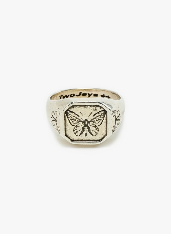 Engraved signet ring | Silver by TWO JEYS Engraved signet ring Silver