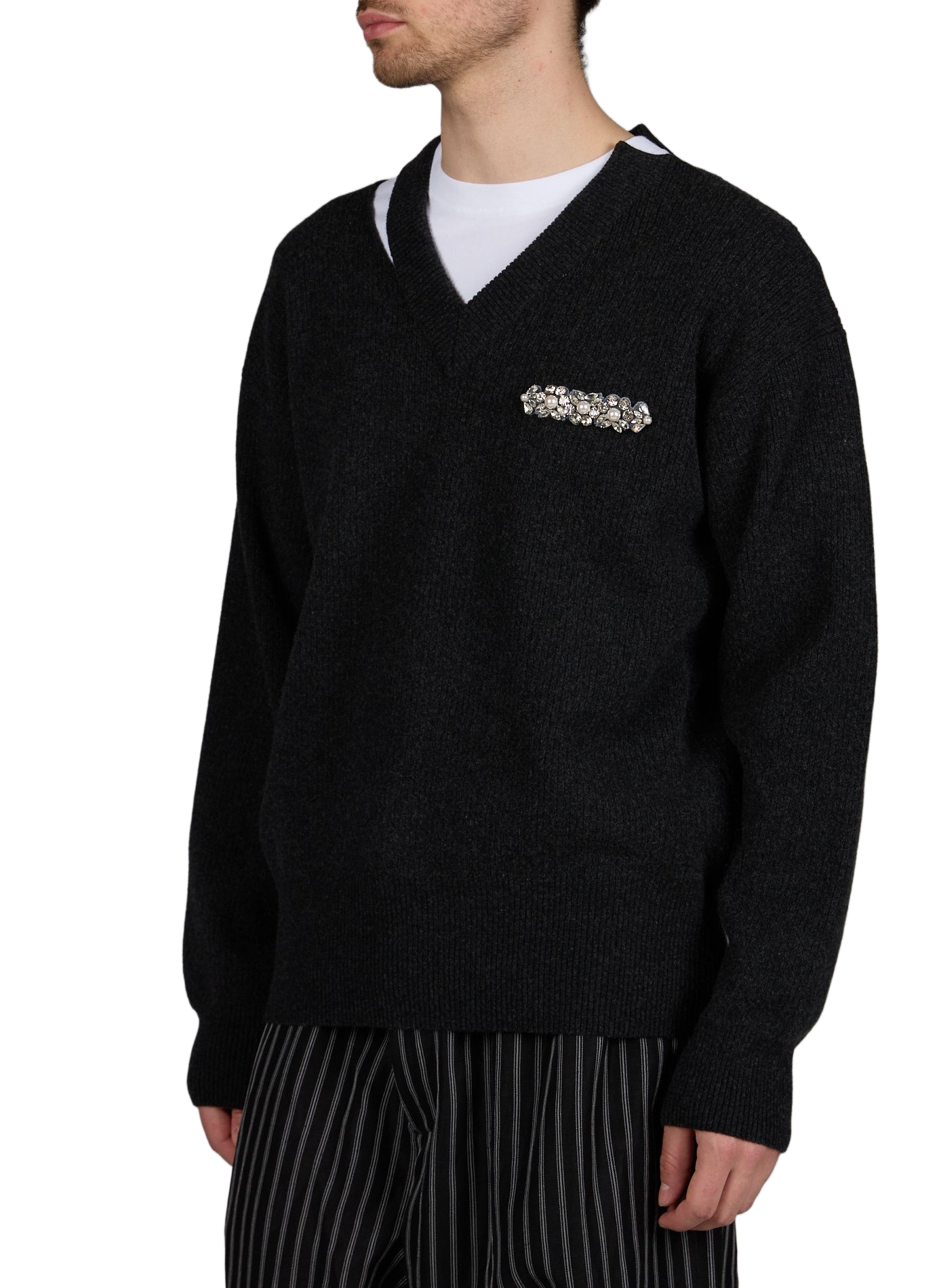 Pull col V avec bijou sur poitrine en laine mélangée Gris SIMONE ROCHA