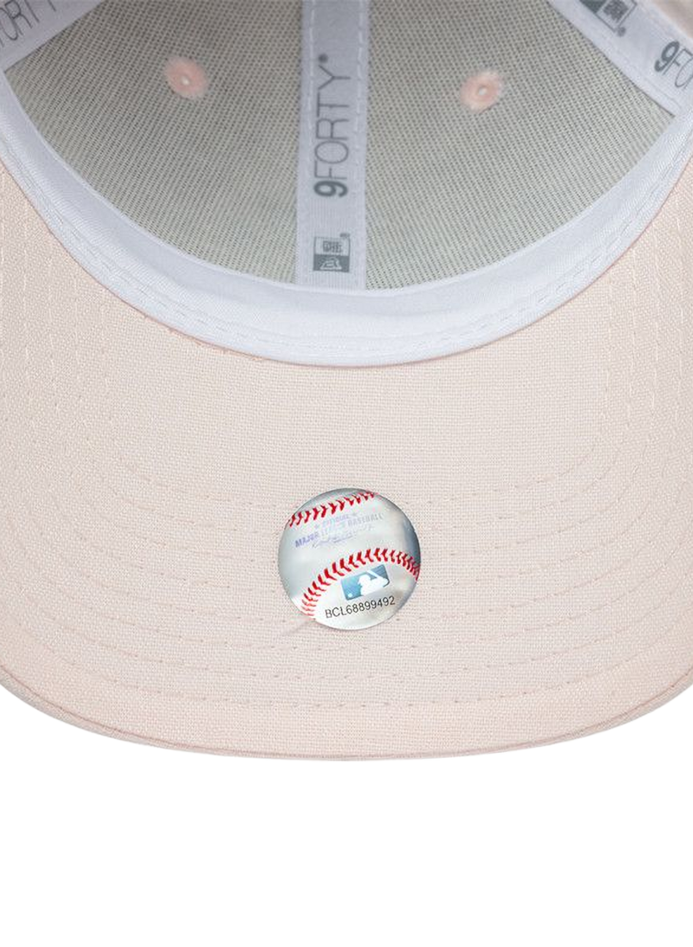 Baseball Cap with embroidered logo NEW ERA Pink