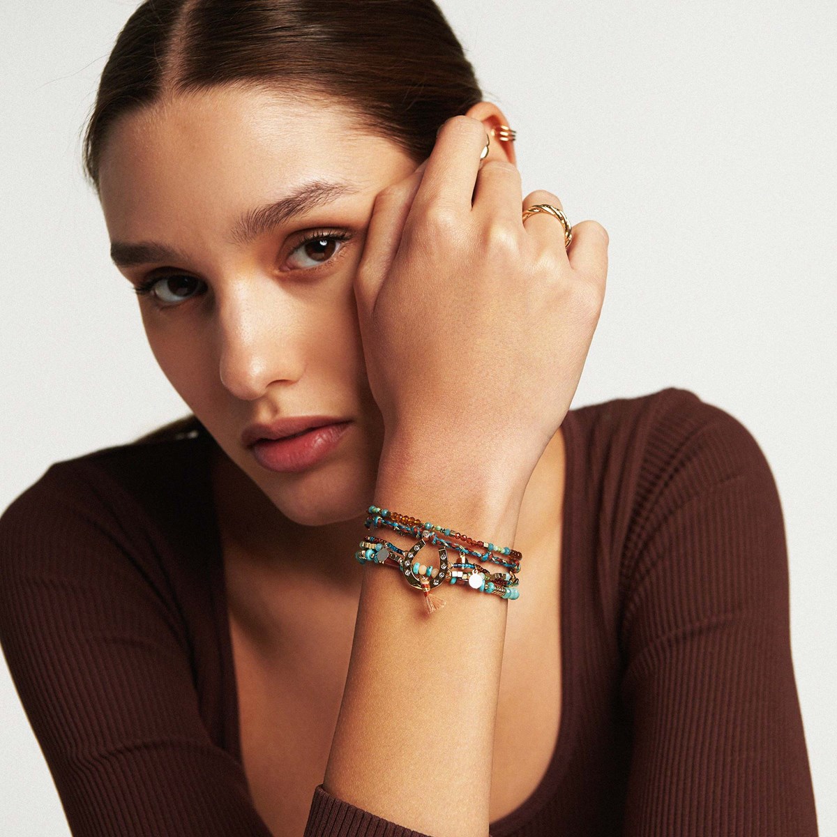 Bracelet manchette multiliens avec perles avec cabochon central fer à cheval gitano HIPANEMA Bleu