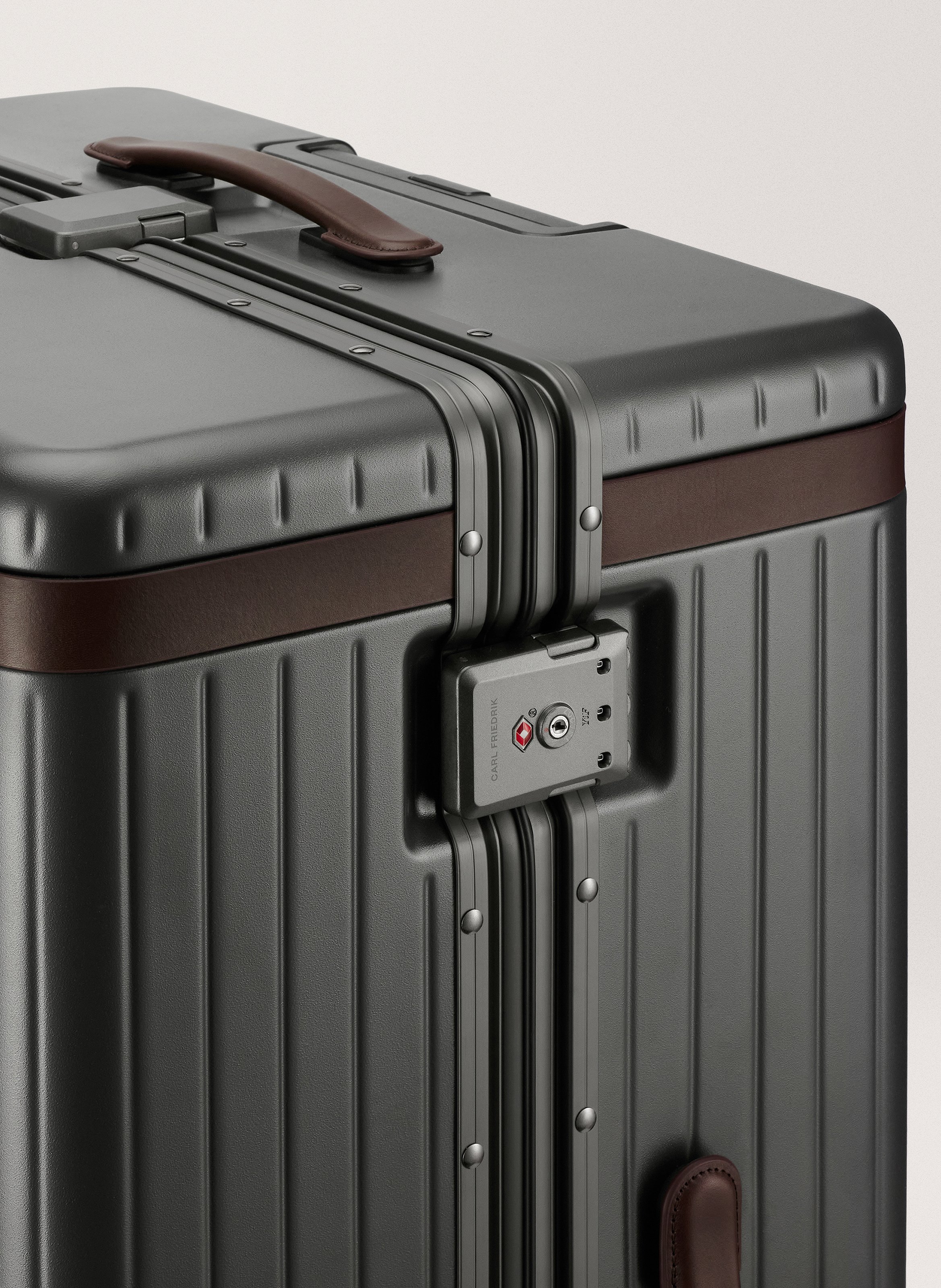 Valise 'the large check-in' en polycarbonate CARL FRIEDRIK Gris