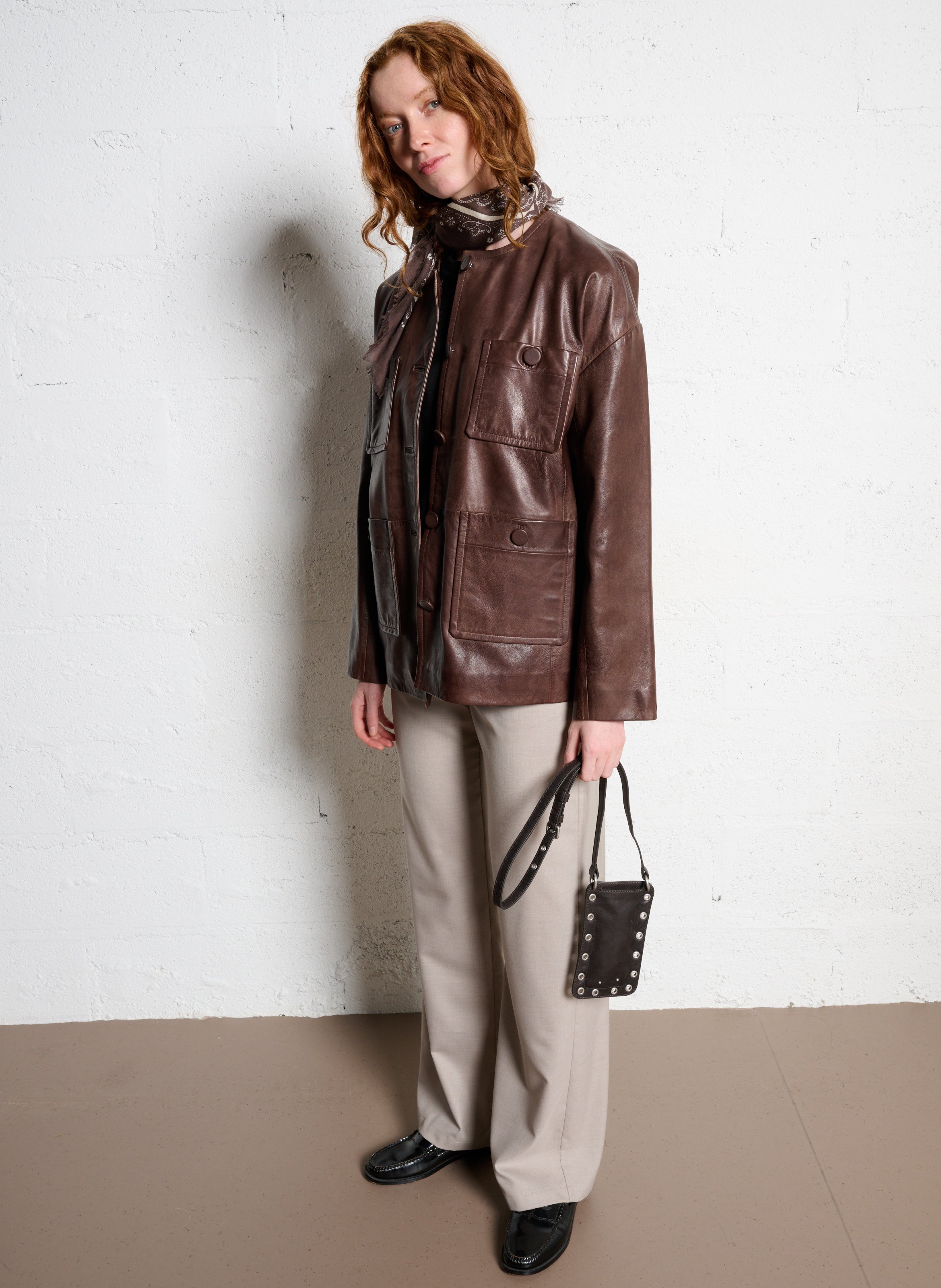 Pochette de téléphone en cuir IKKS Marron