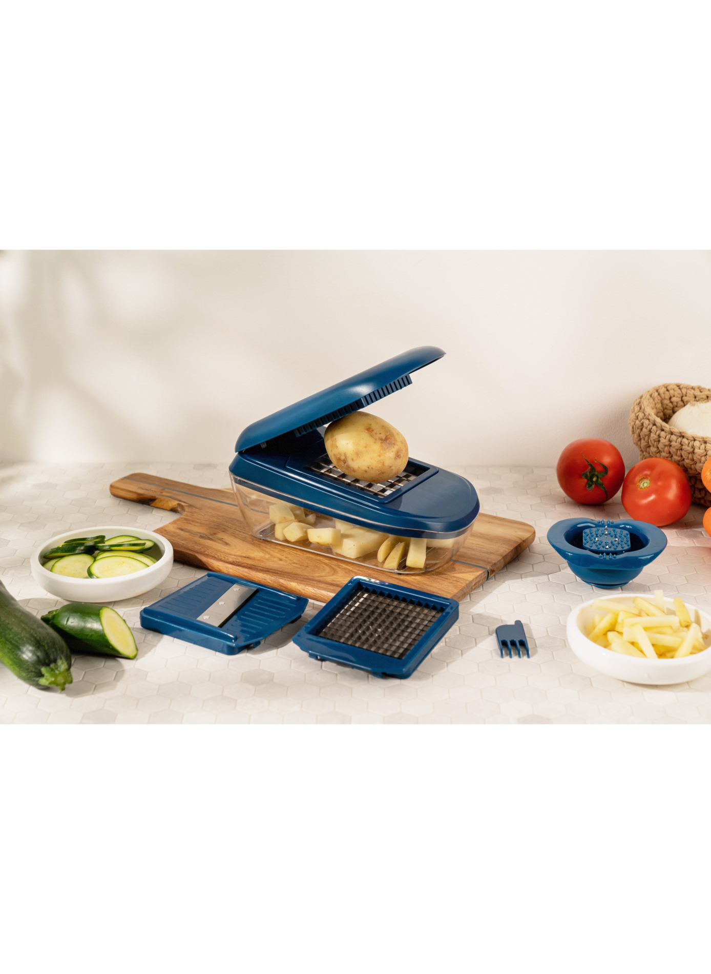3-blade vegetable slicer with reservoir MASTRAD Blue