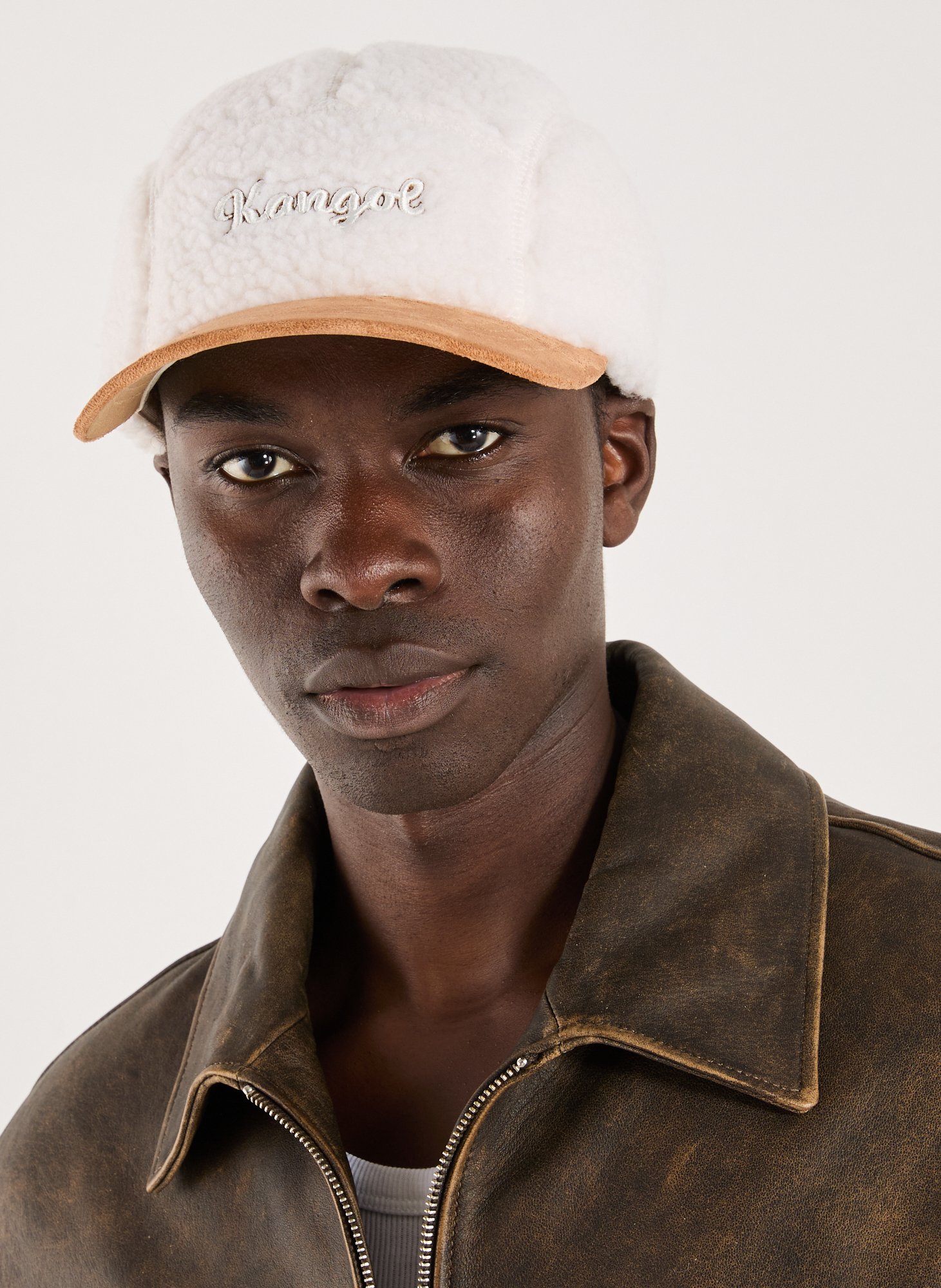 Two-tone cap with curved visor KANGOL Beige