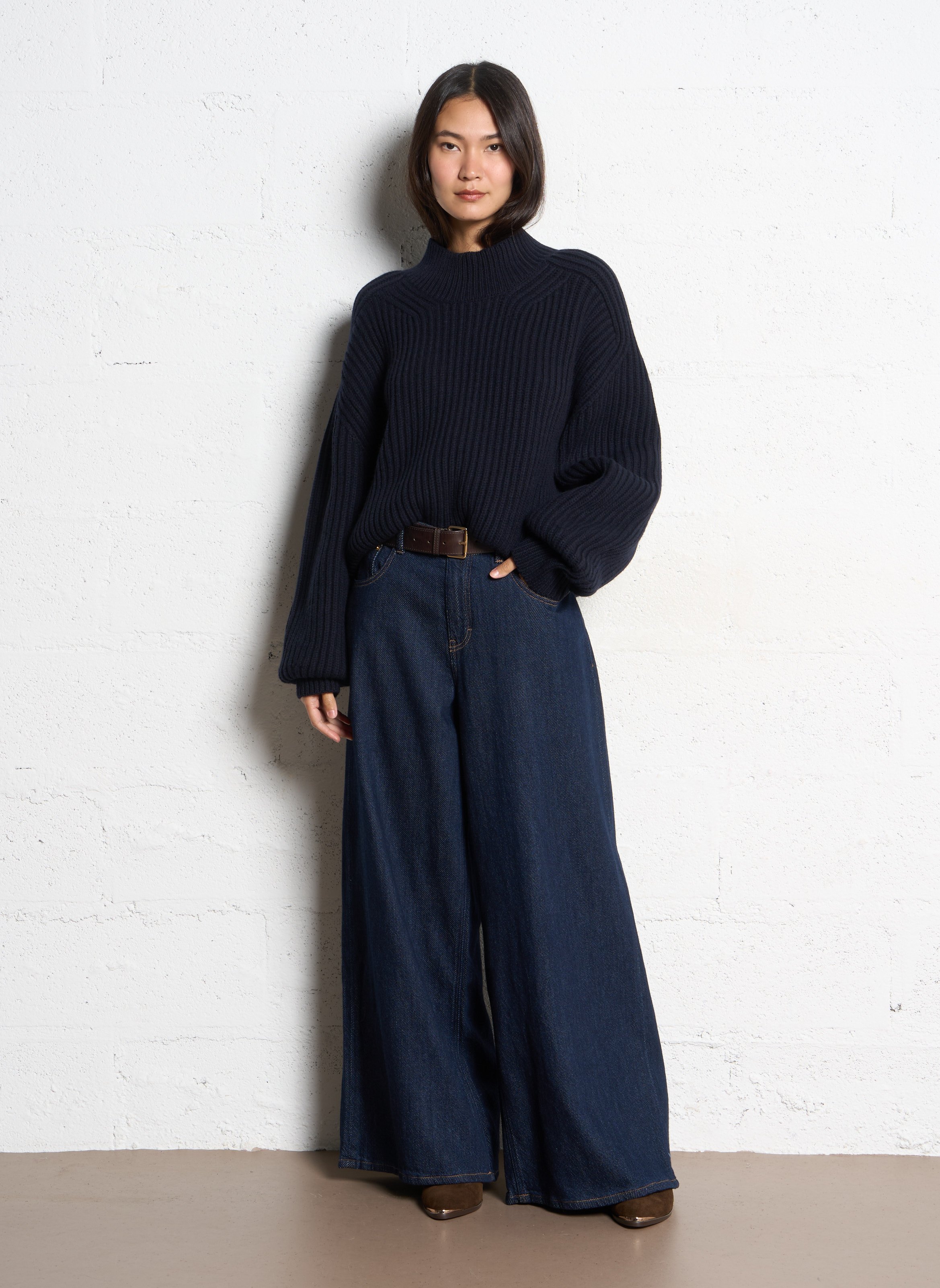 Pull oversize col montant en laine mérinos flamand SOEUR Bleu