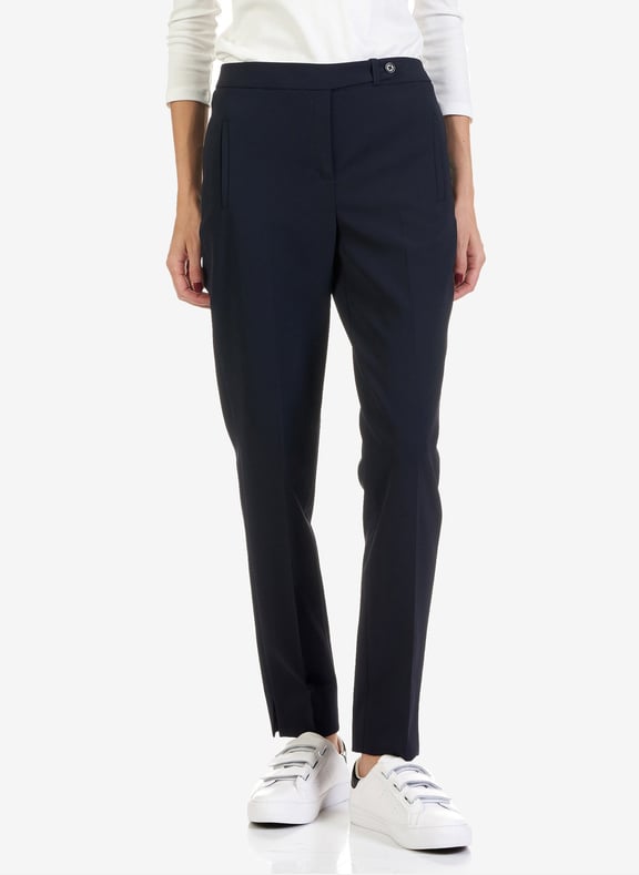 Pantalon slim en crêpe Bleu by MAISON 123 MAISON 123 Pantalon slim en crêpe Bleu