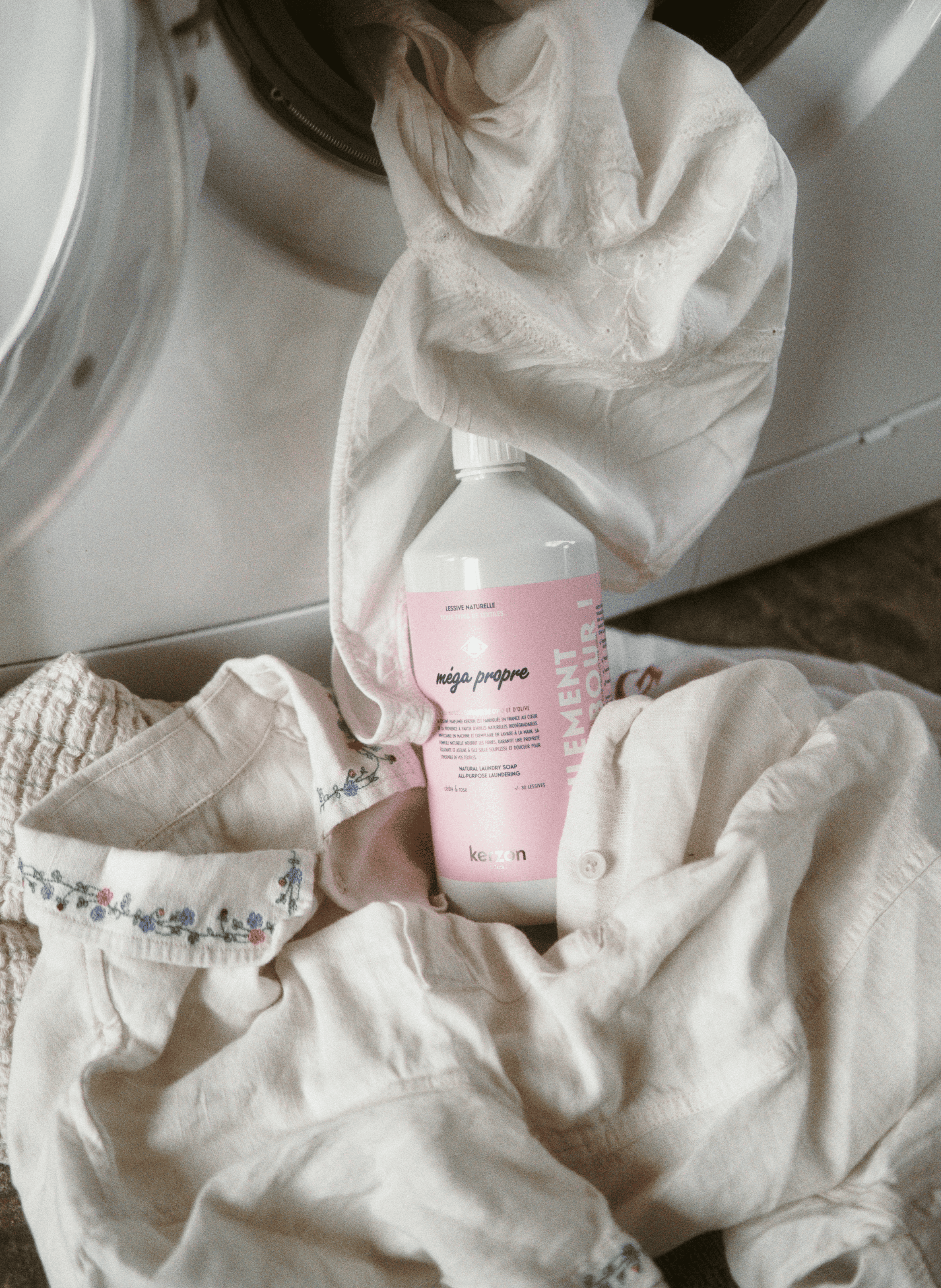 Scented laundry detergent - Mega Clean KERZON No color