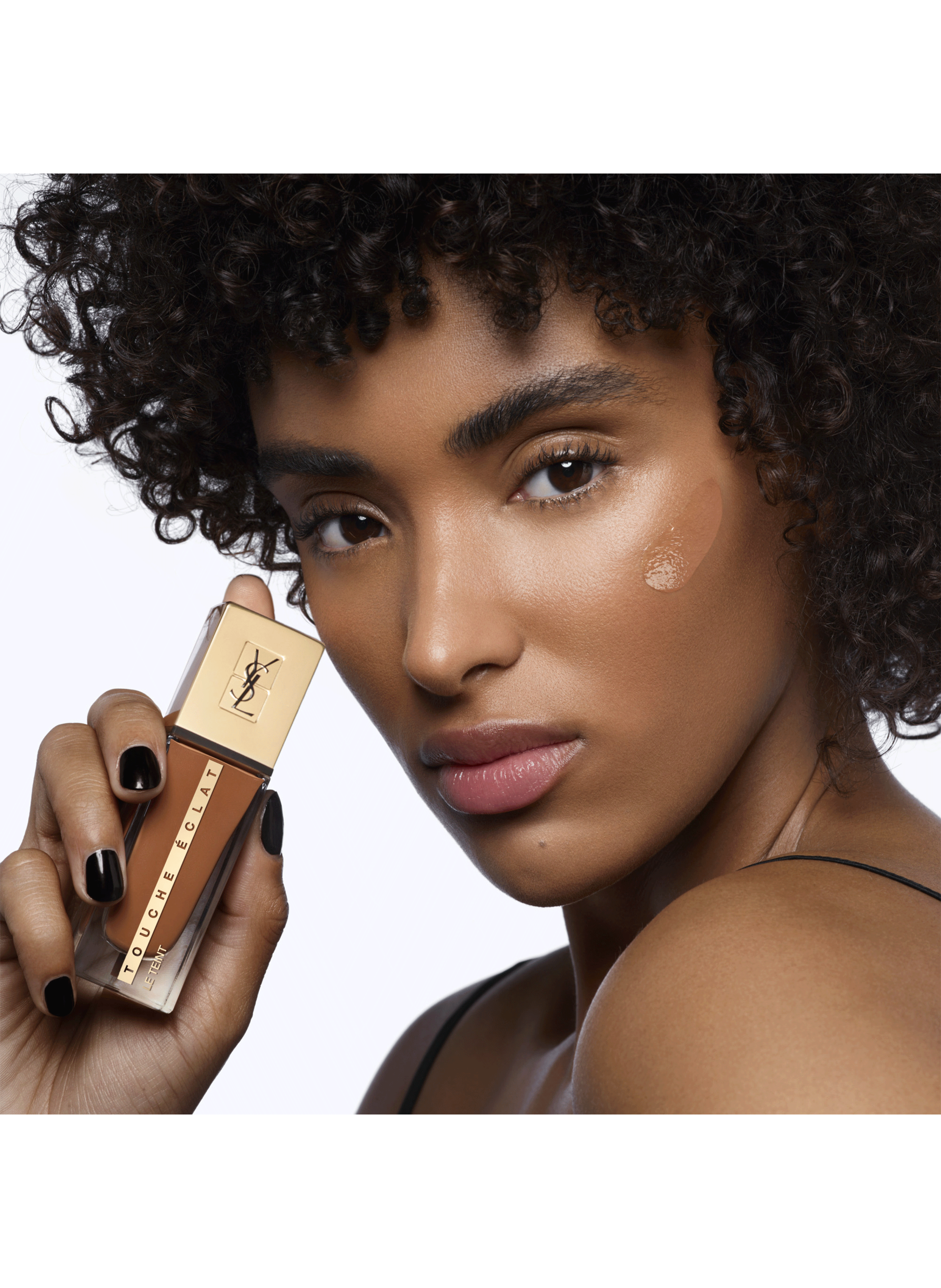 TOUCHE ECLAT FOND DE TEINT HYDRATANT TENUE 24H, NATUREL LUMINEUX YVES SAINT LAURENT pour