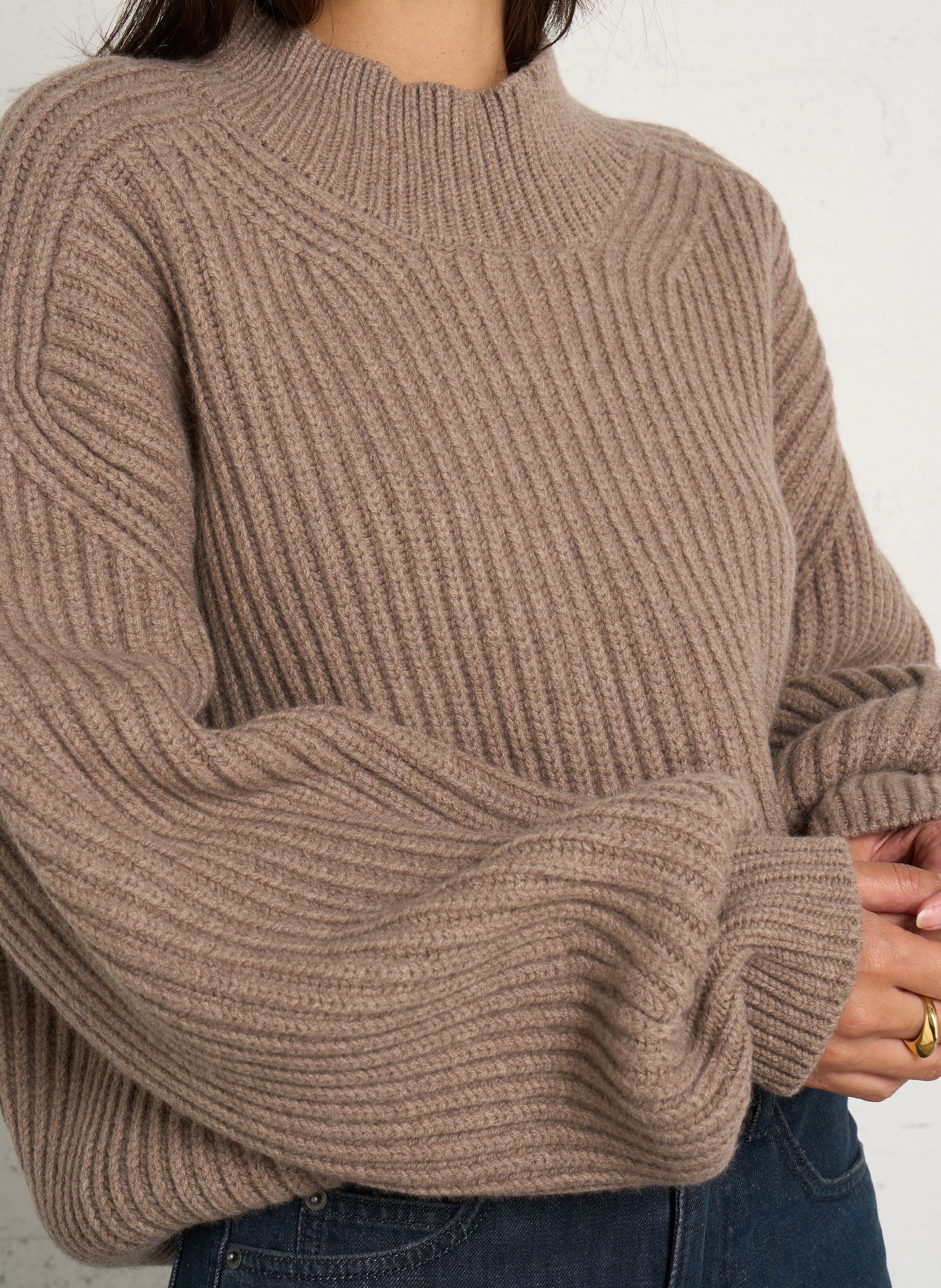 Pull oversize col montant en laine mérinos flamand SOEUR Beige