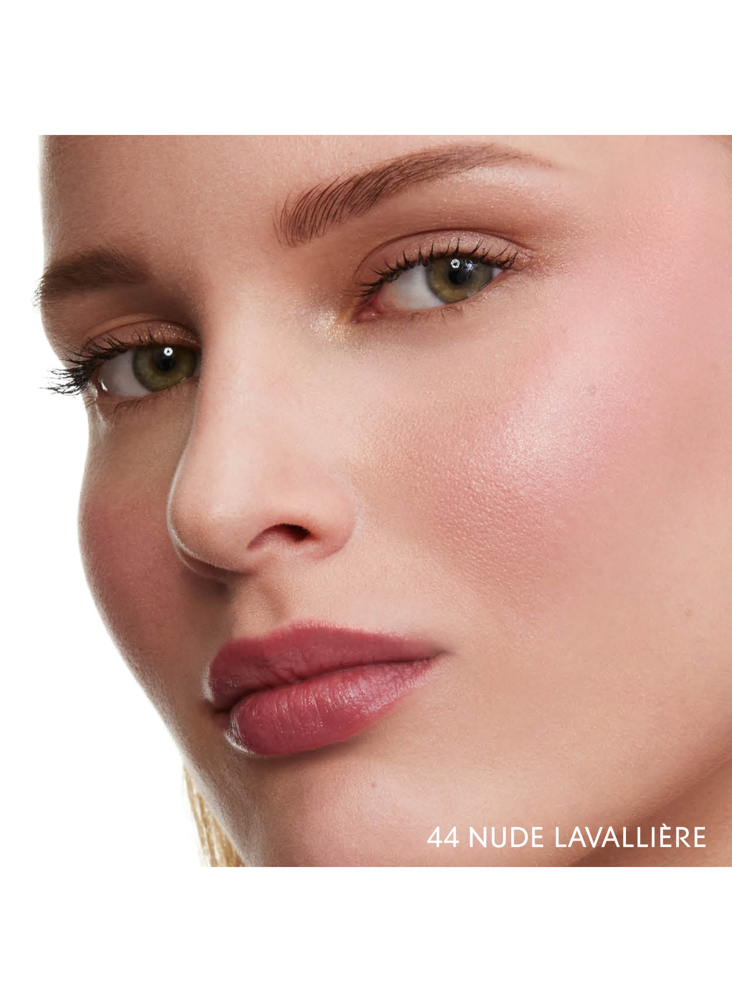 Make Me Blush Powder Blush Nude lavallière