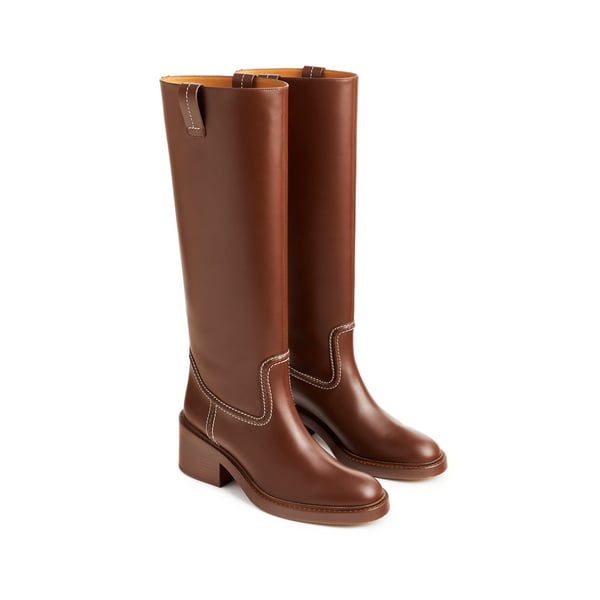 Bottes en cuir avec surpiqûres