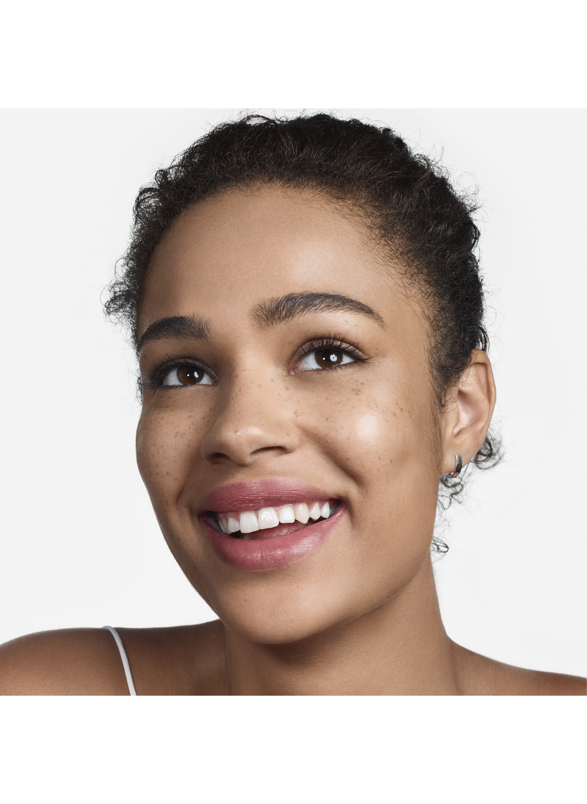 Even Better Refresh - Hydrating And Repairing Makeup Wn 69 cardamom