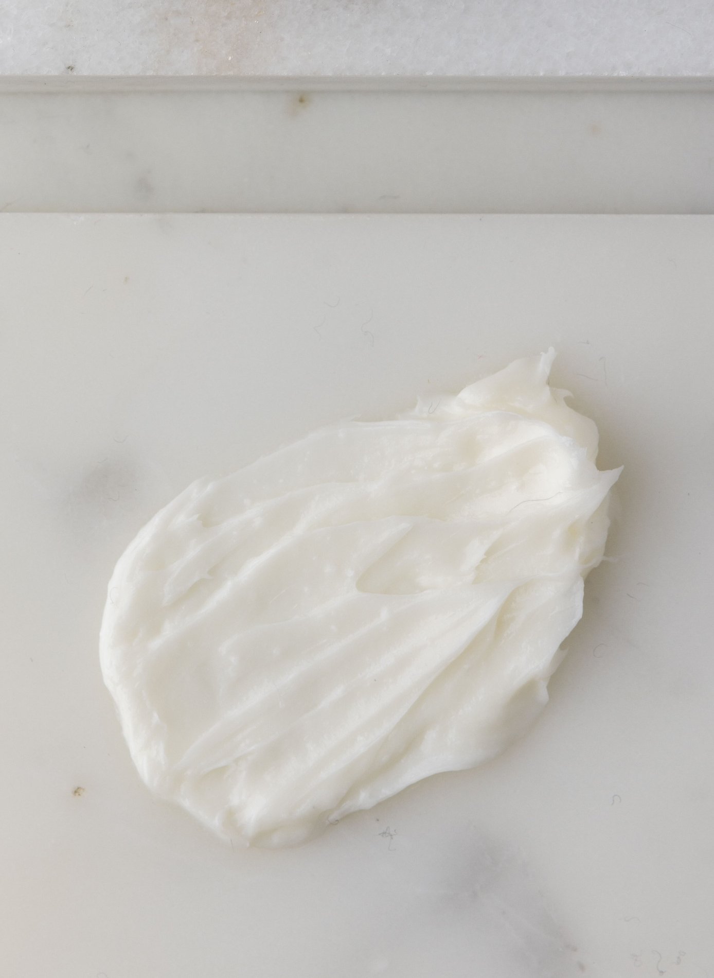 Sérum Réparateur Miracle FLORA No color