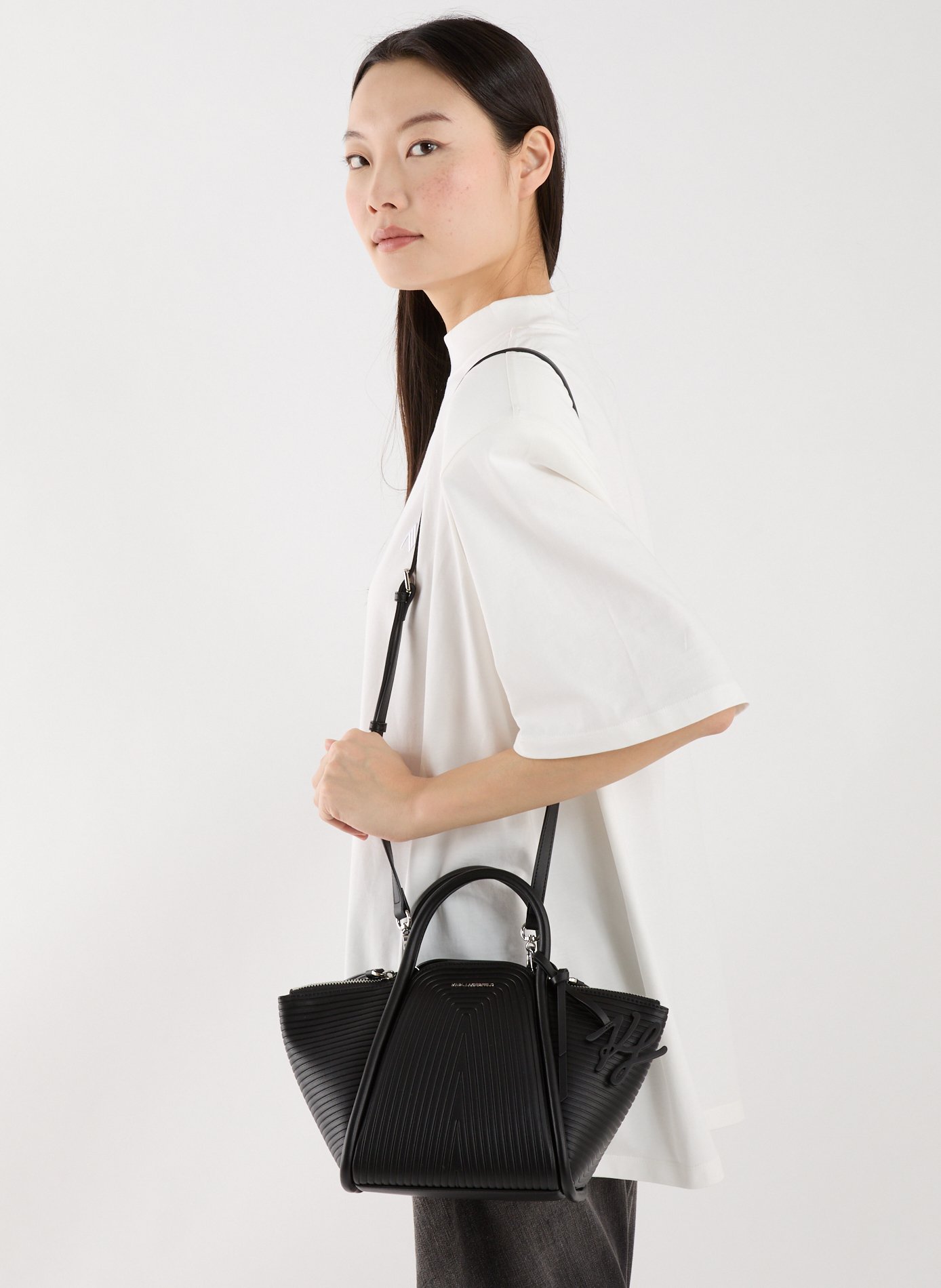 K/Wellen handbag KARL LAGERFELD Black