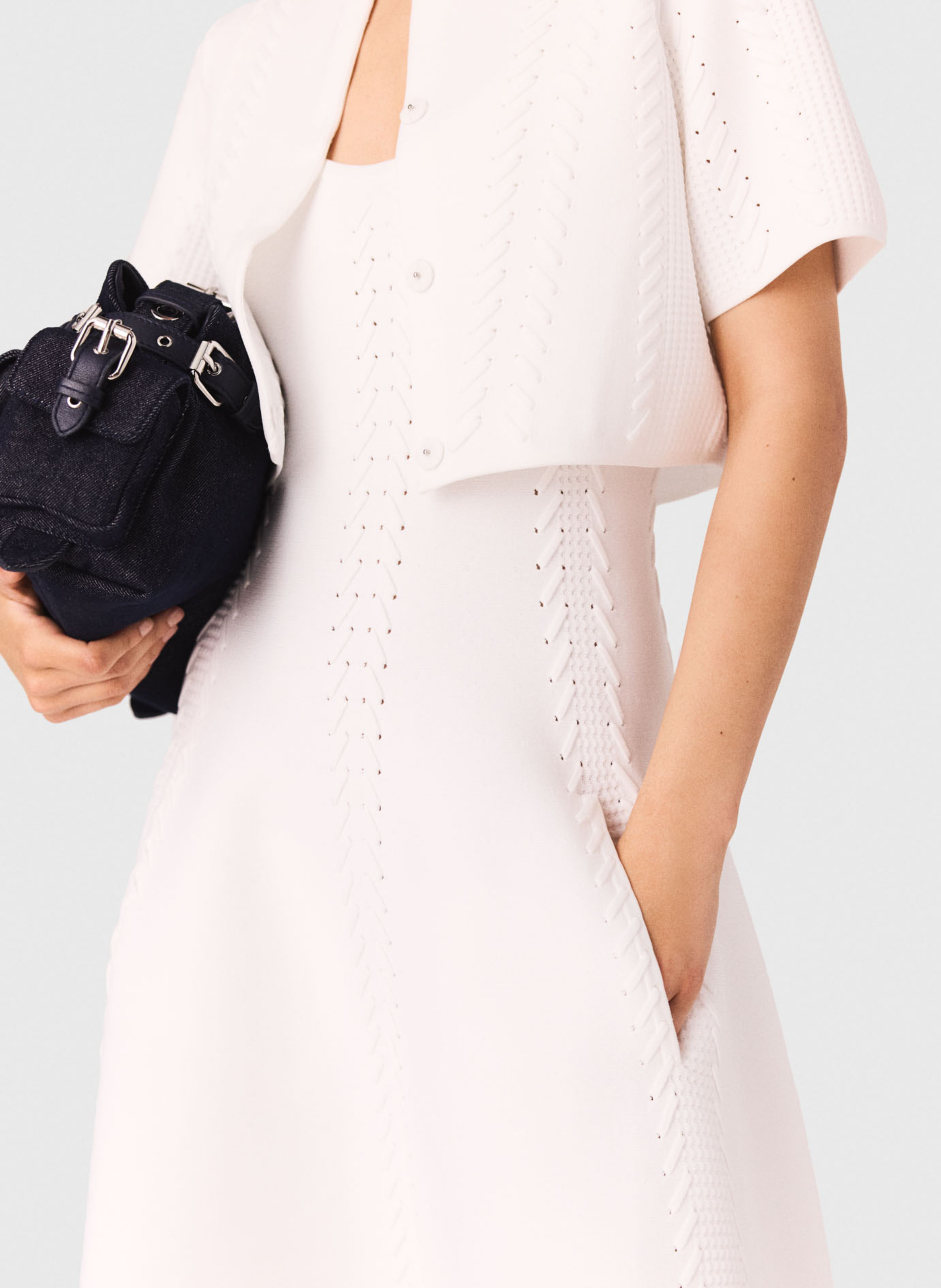 Cardigan court en maille tressée MAJE Blanc