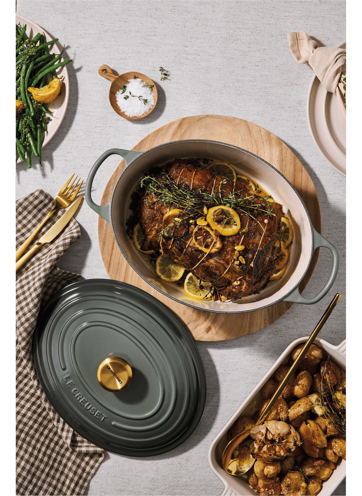 Ovale gusseiserner Schmortopf mit Emaillebeschichtung LE CREUSET Grun