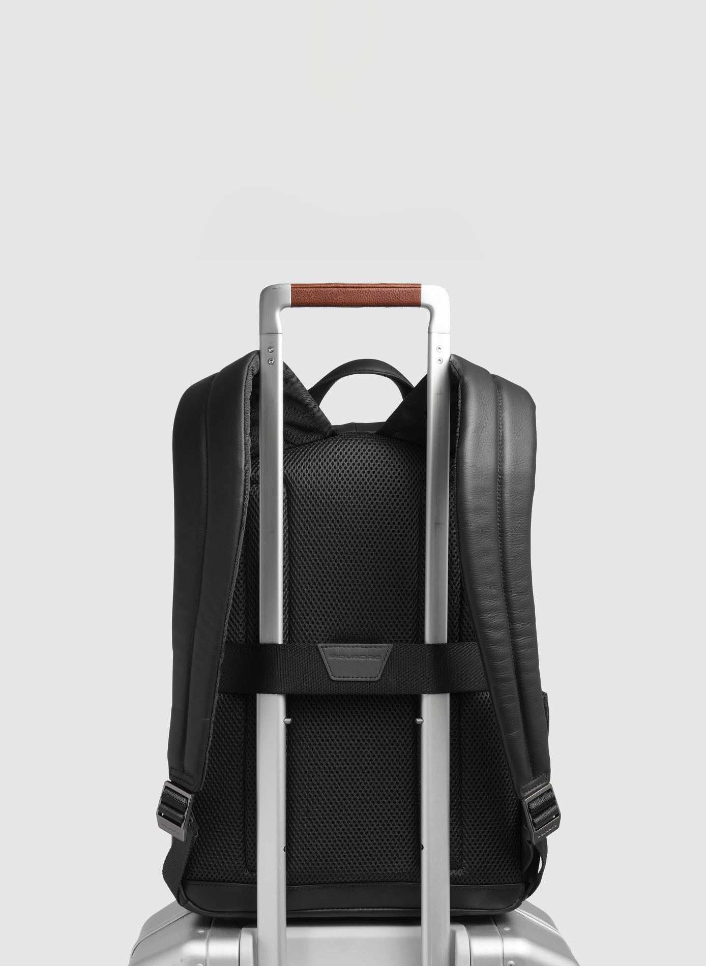 Petit sac à dos pour ordinateur 14" PIQUADRO Noir