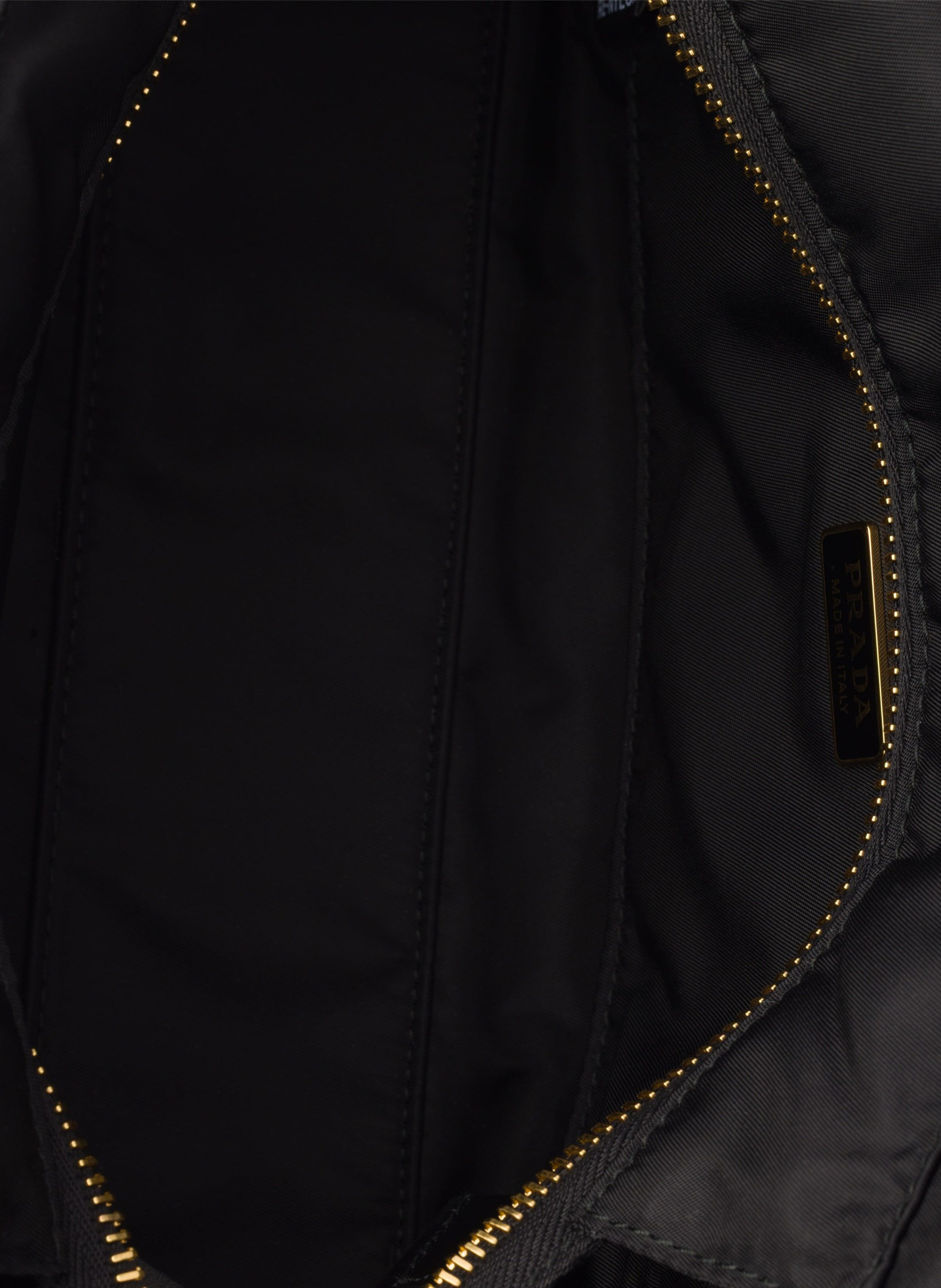 Sac porté épaule  prada explore en re-nylon moyen PRADA Noir