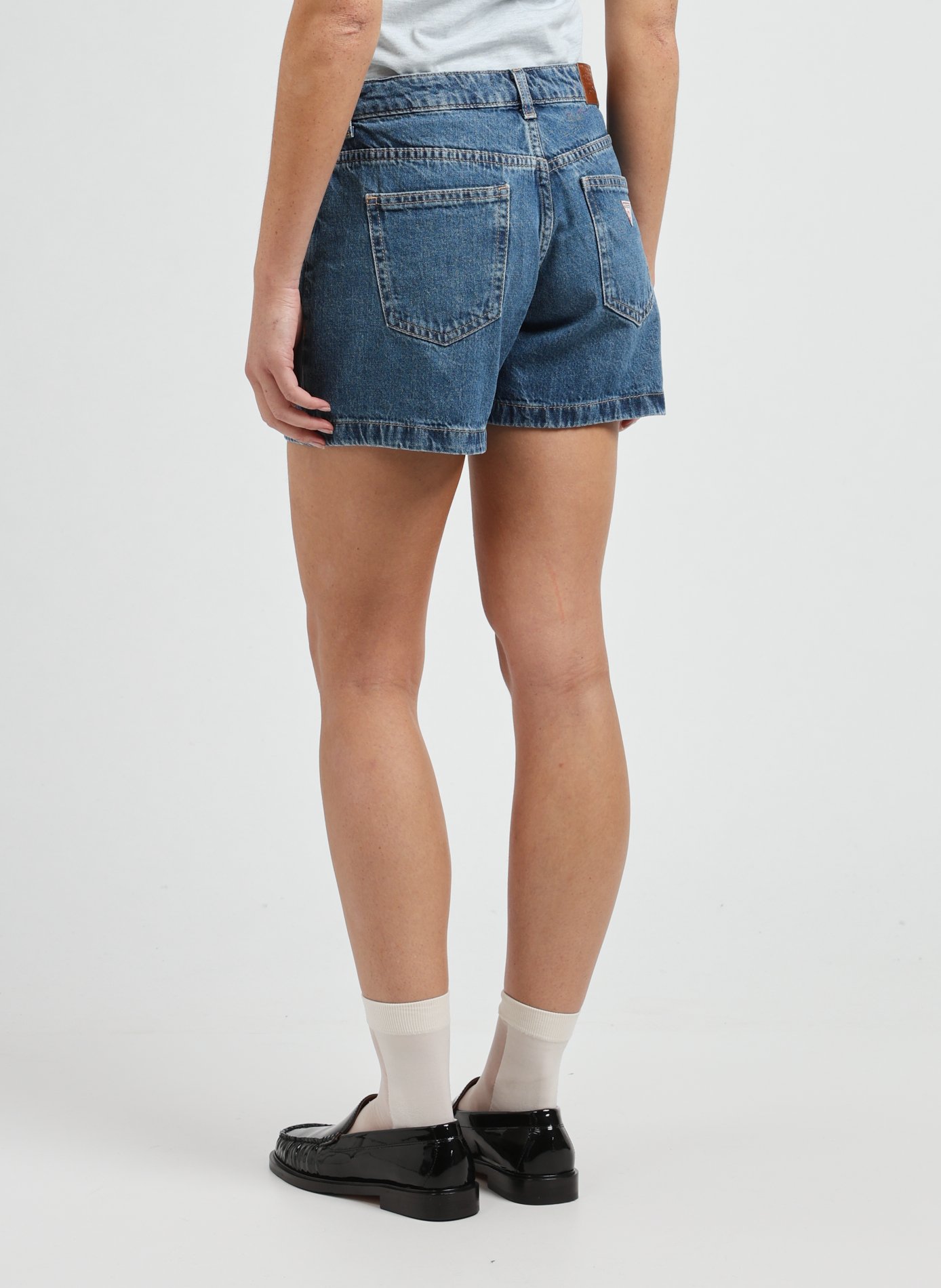 Kurze Mom Jeans GUESS Blau