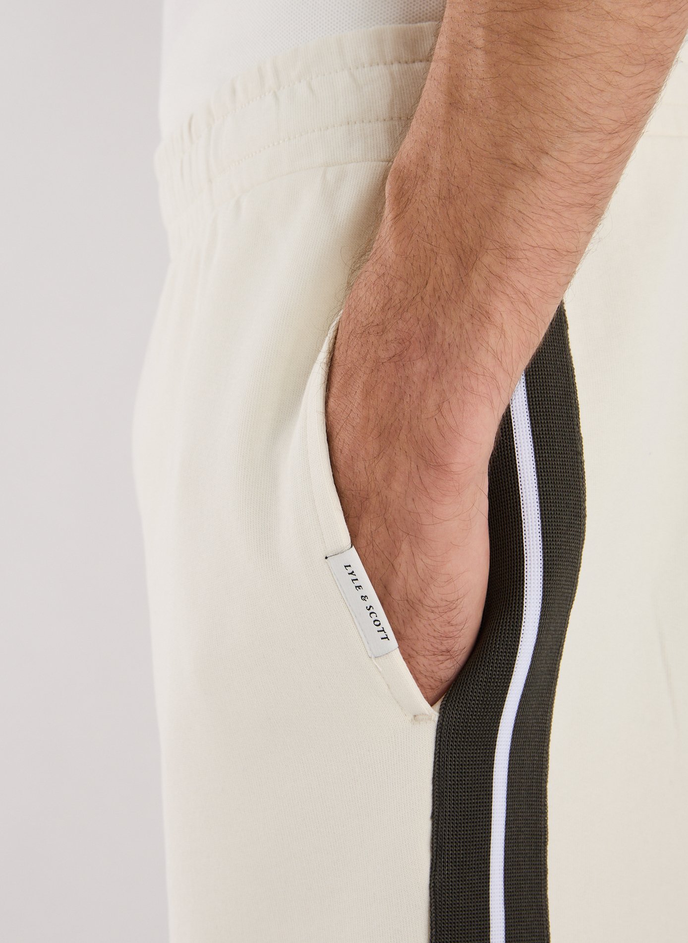 Elastic Waist Striped Shorts LYLE &amp; SCOTT Beige