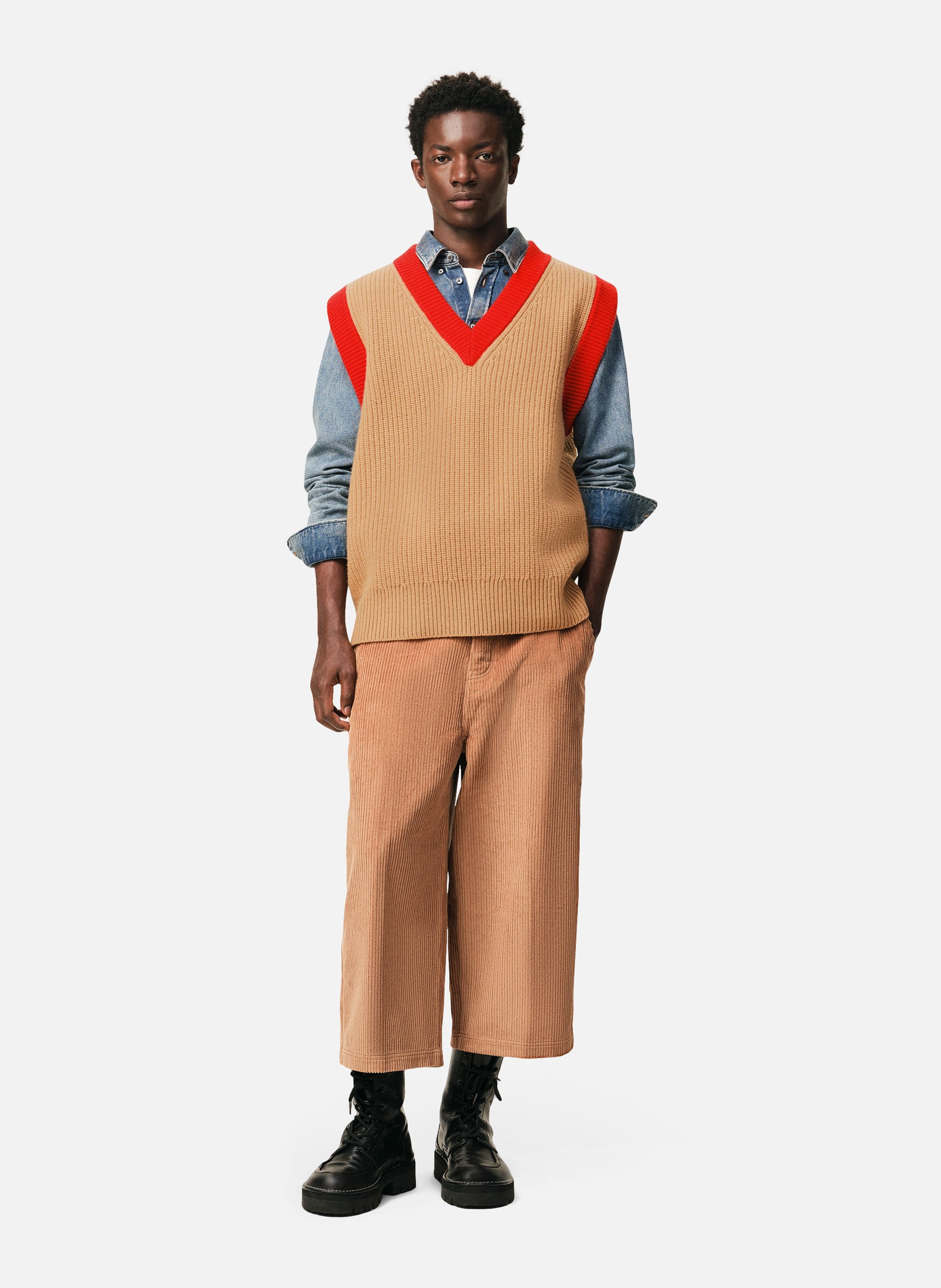 Pull col v sans manches en laine unisexe AMI PARIS Marron