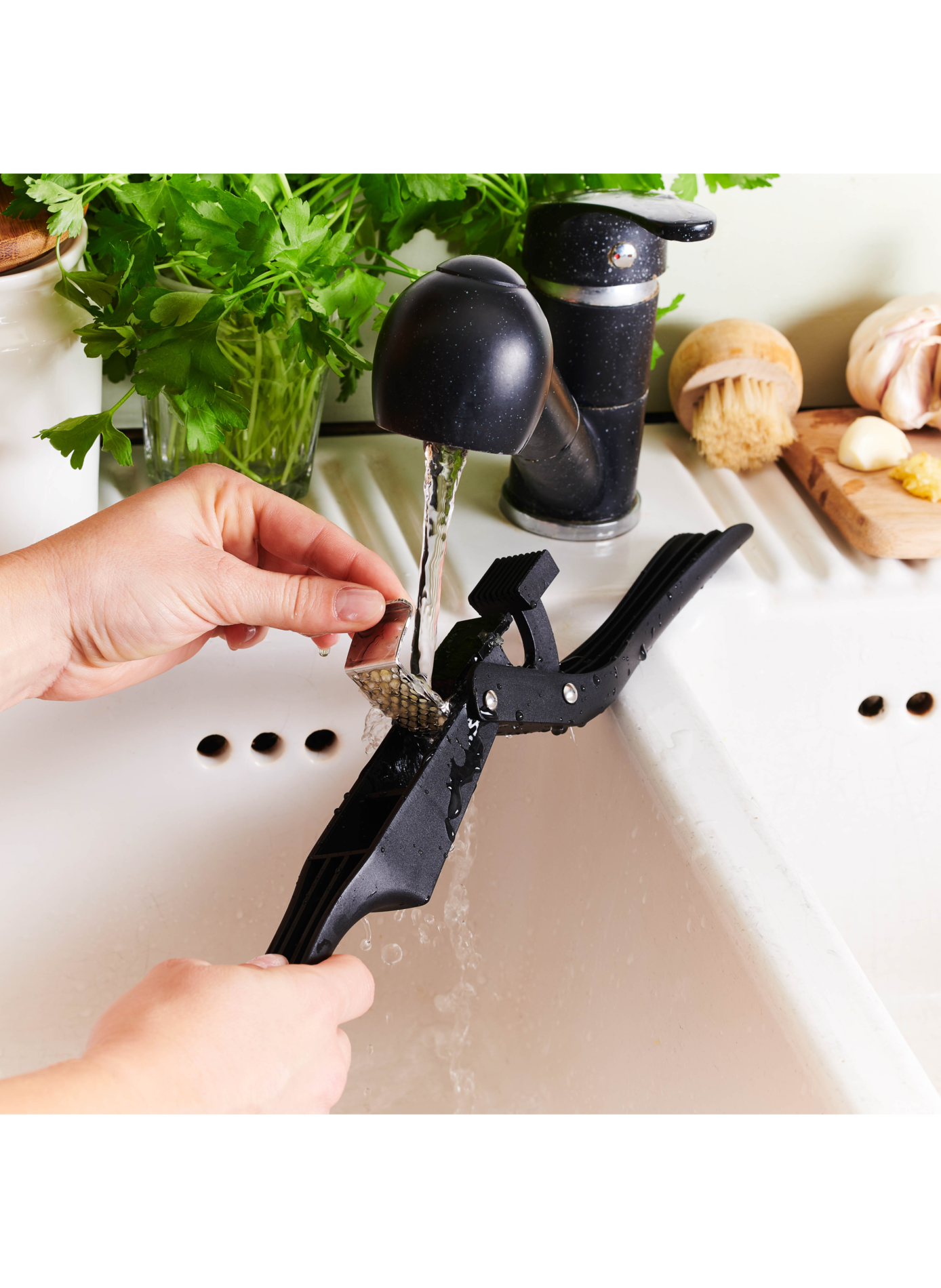 2-in-1 Garlic Press and Slice MASTRAD Black