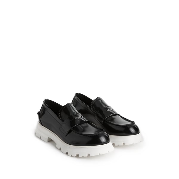 Mocassins en cuir verni