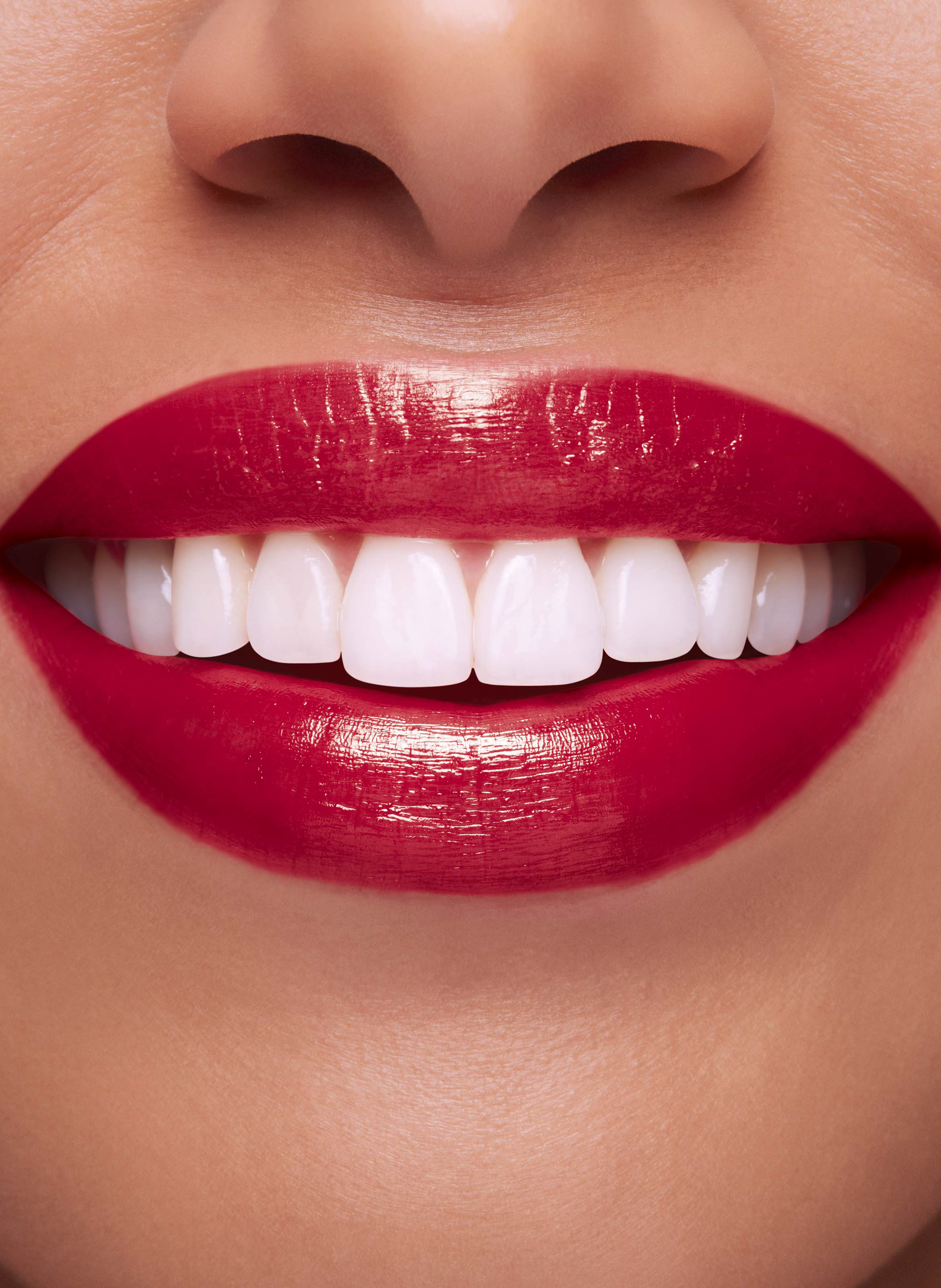 Shiny Red Lipstick - Refillable Lipstick
Joli Rouge Brillant Refill CLARINS 742s joli rouge