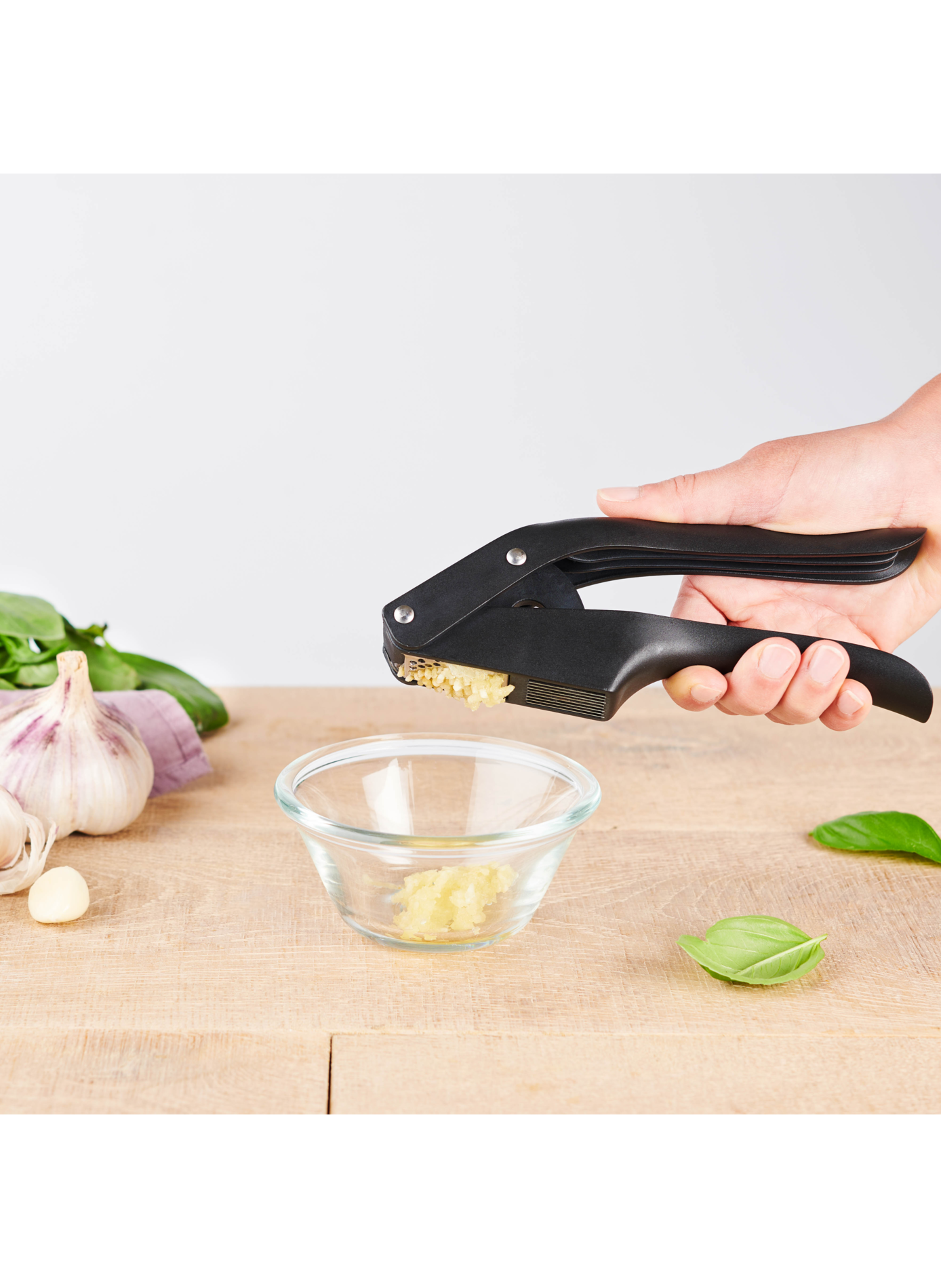 2-in-1 Garlic Press and Slice MASTRAD Black
