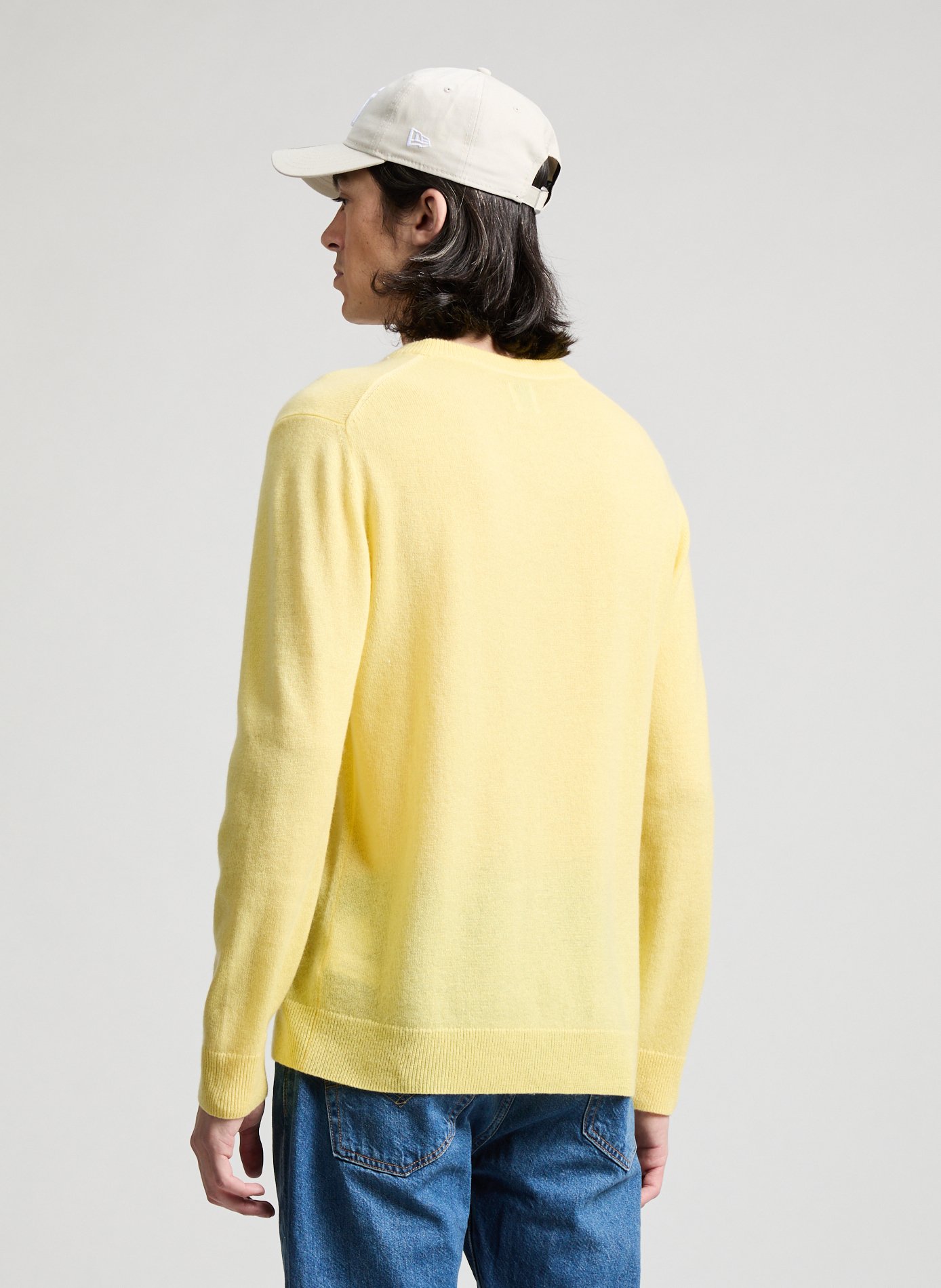 Pull col V en cachemire Jaune