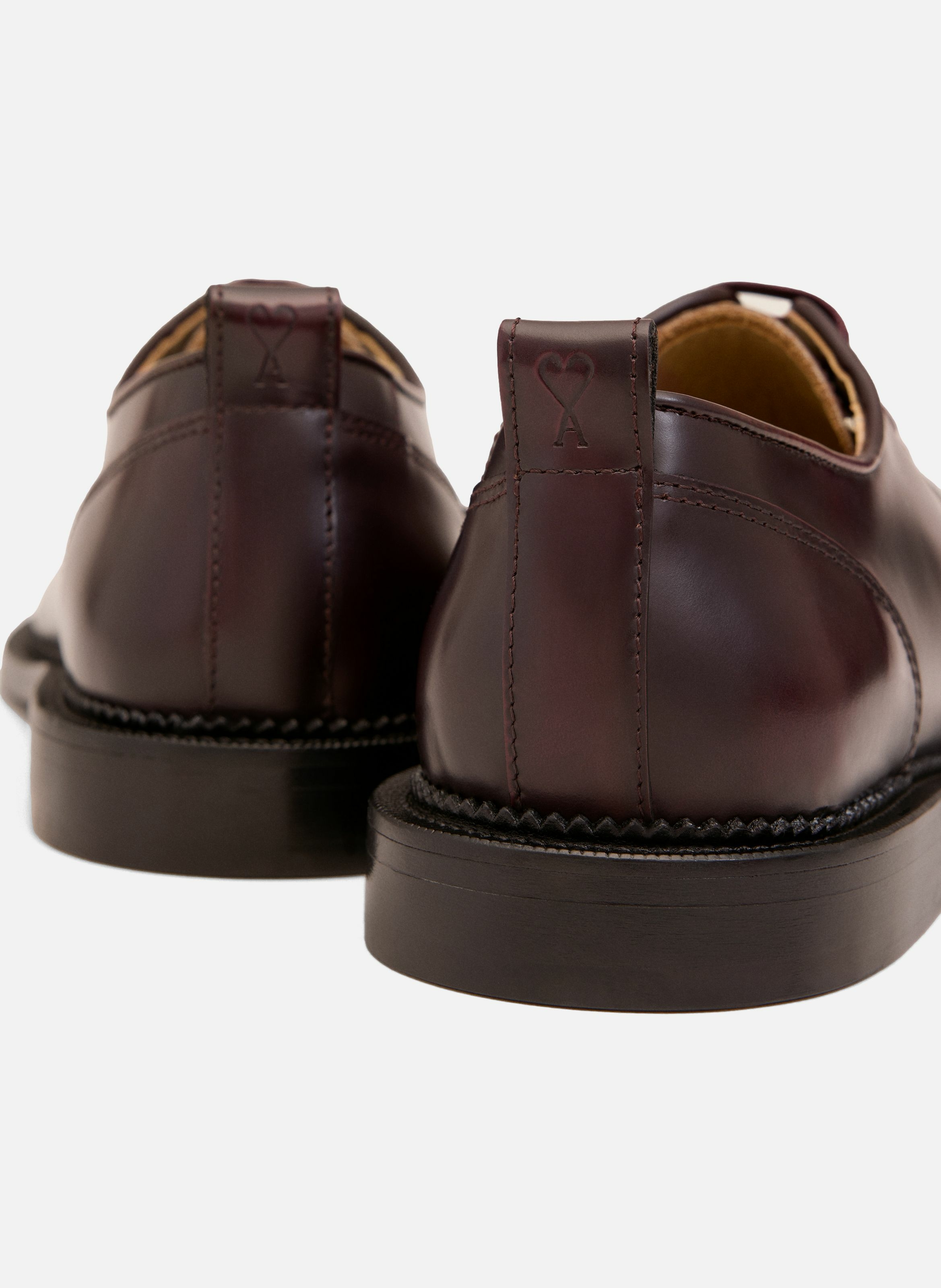 Derbies a bout anatomique en cuir AMI PARIS Rouge