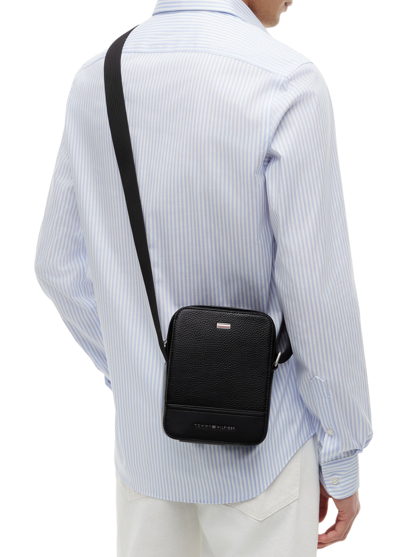 Schultertasche aus Kalbsleder TOMMY HILFIGER Schwarz