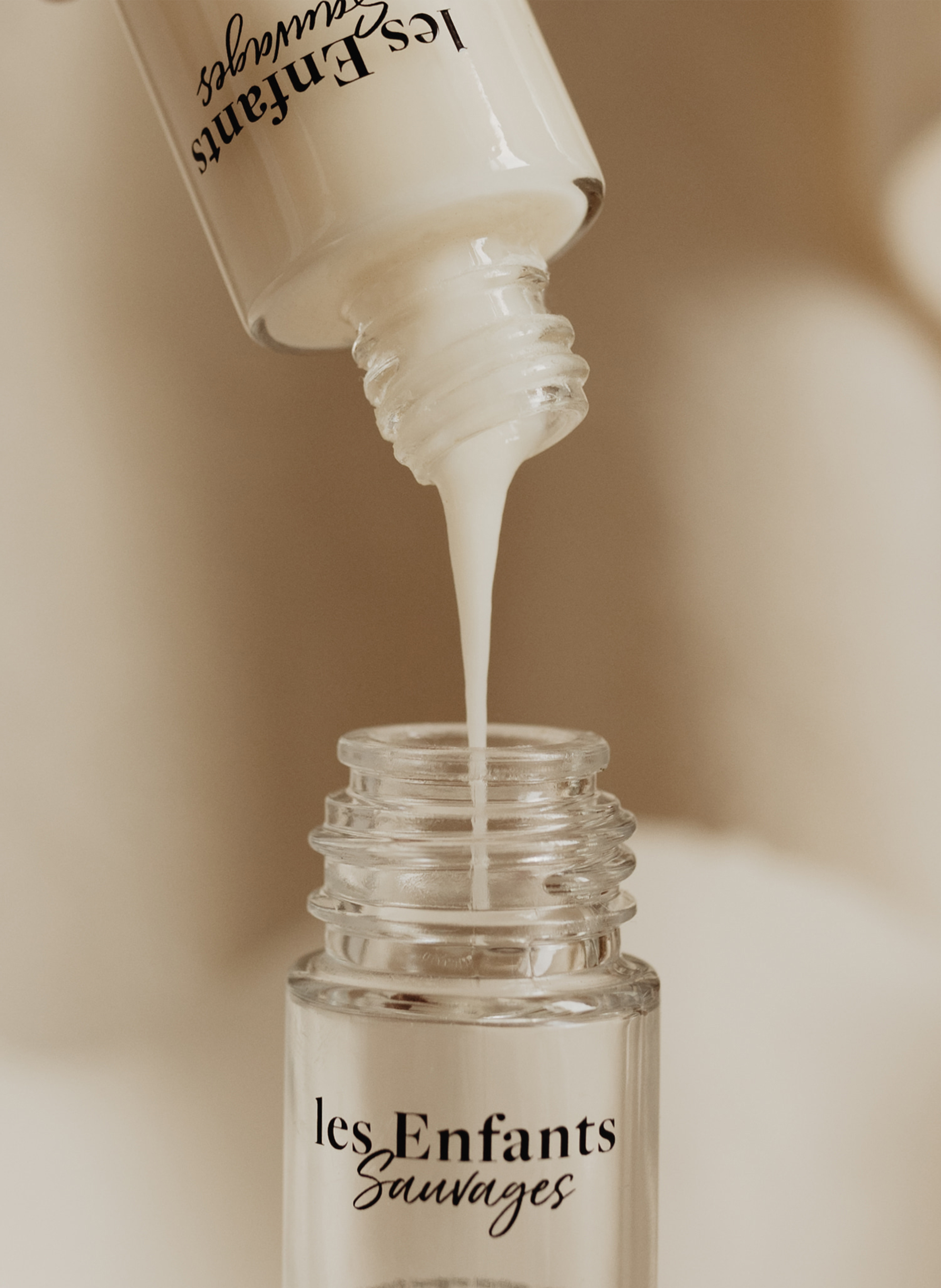 Refillable Organic & 100% Natural Roll-On Deodorant - Sandalwood Unisex Scent (Woody) No color