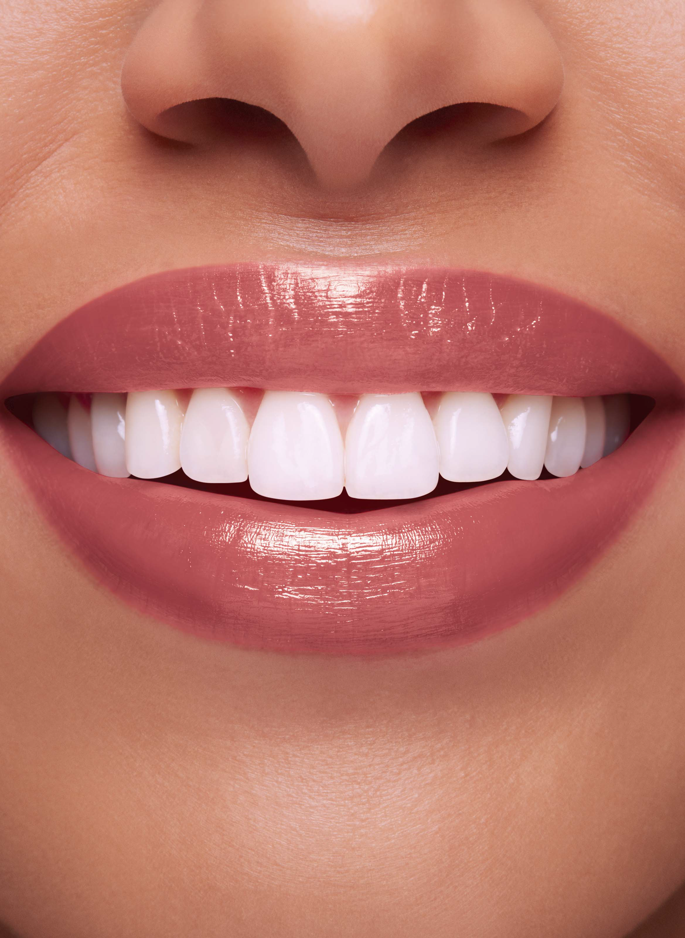 Shiny Red Lipstick - Refillable Lipstick
Joli Rouge Brillant Refill CLARINS 705s soft berry