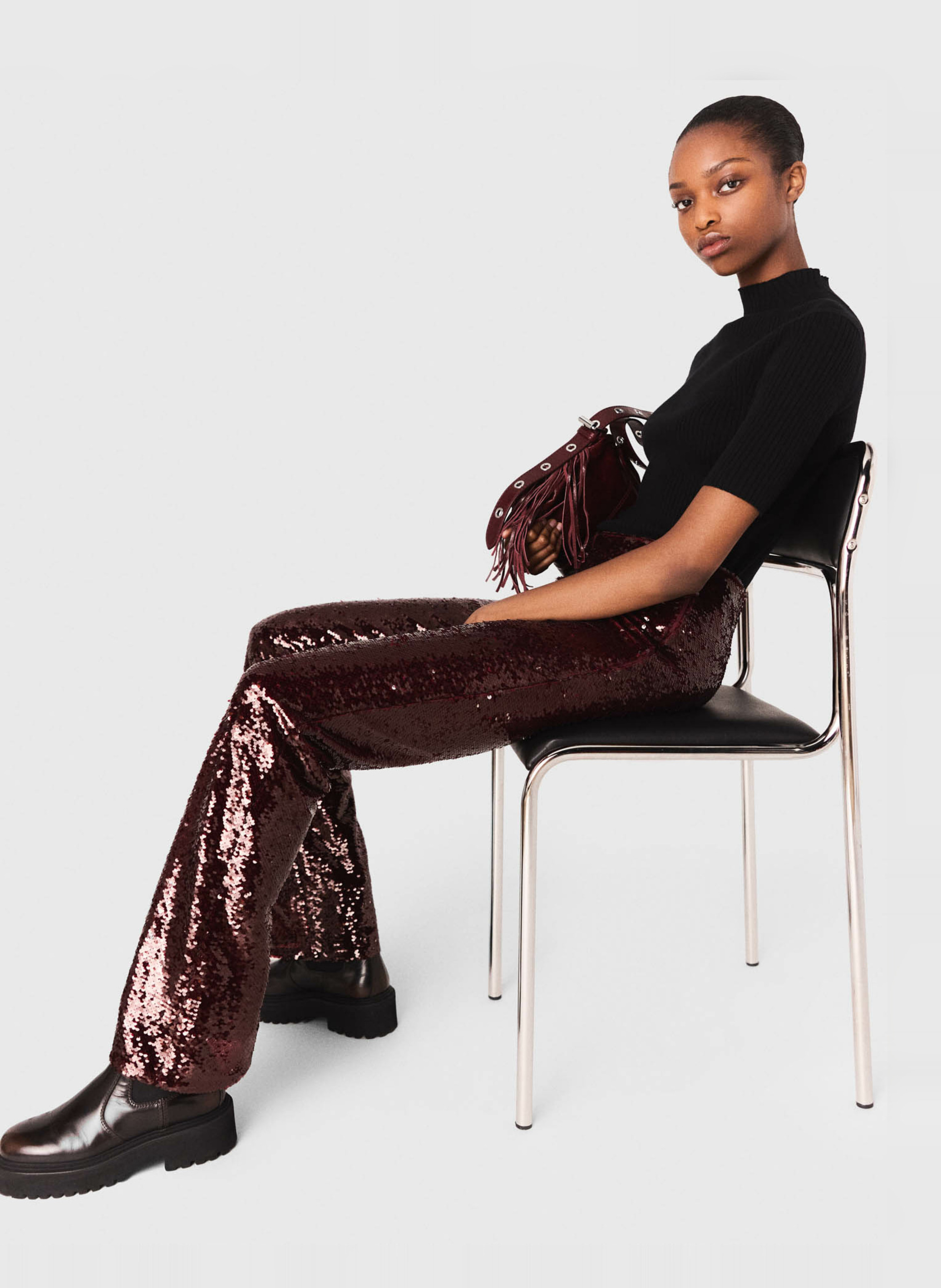 Pantalon droit brodé de sequins Rouge