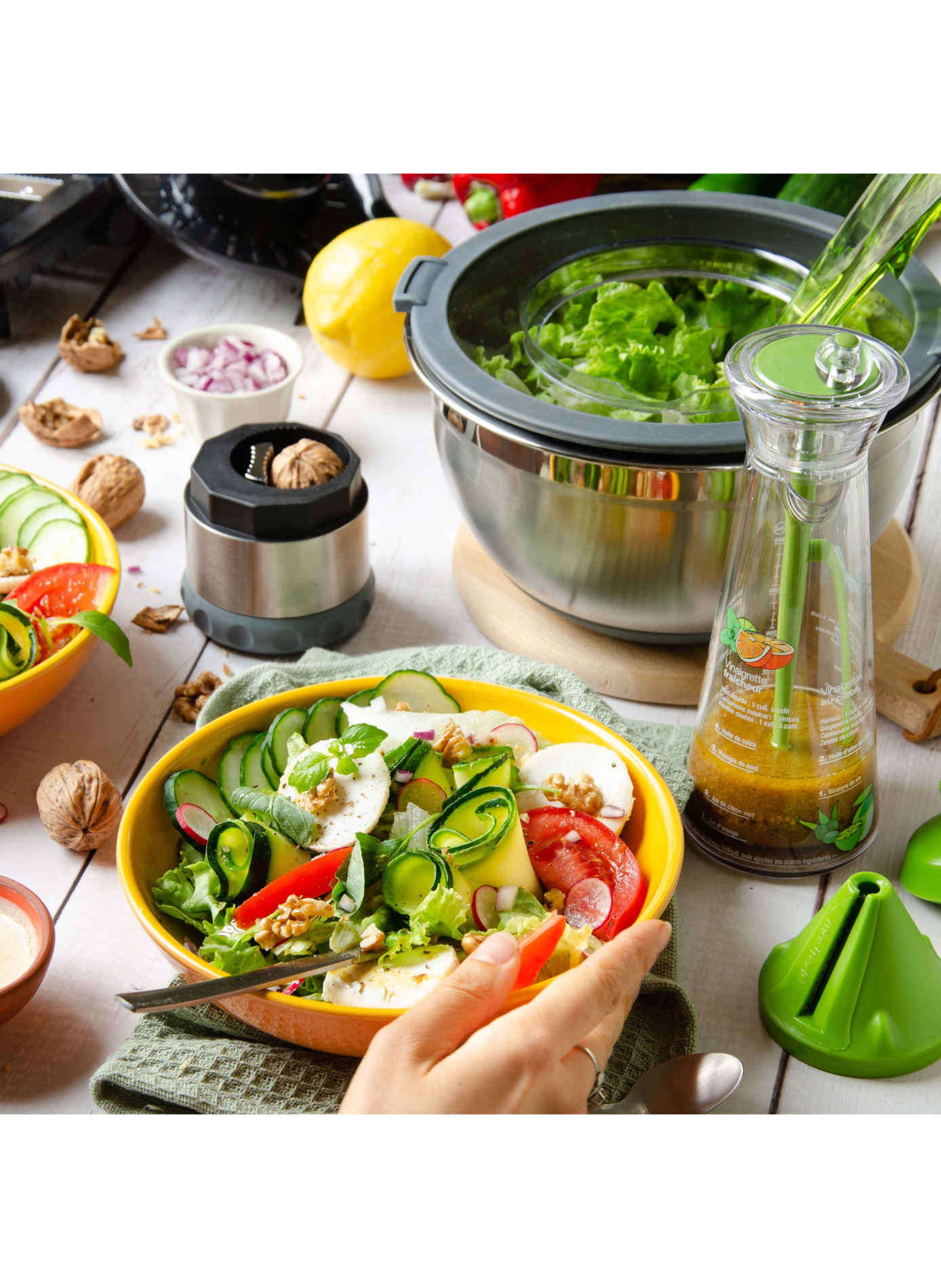 Graduated salad dressing mixer MASTRAD Transparent