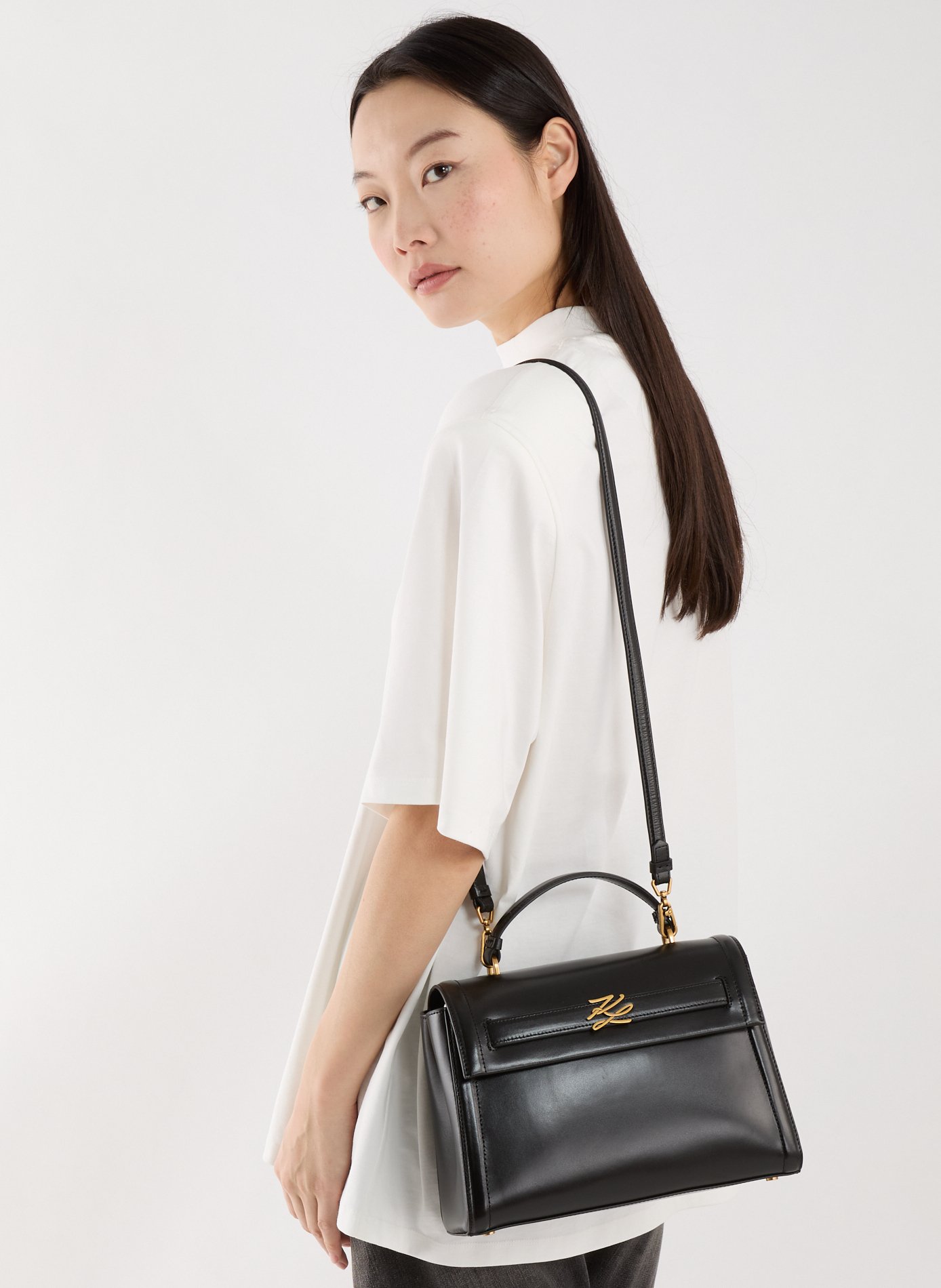 Plain leather handbag KARL LAGERFELD Black